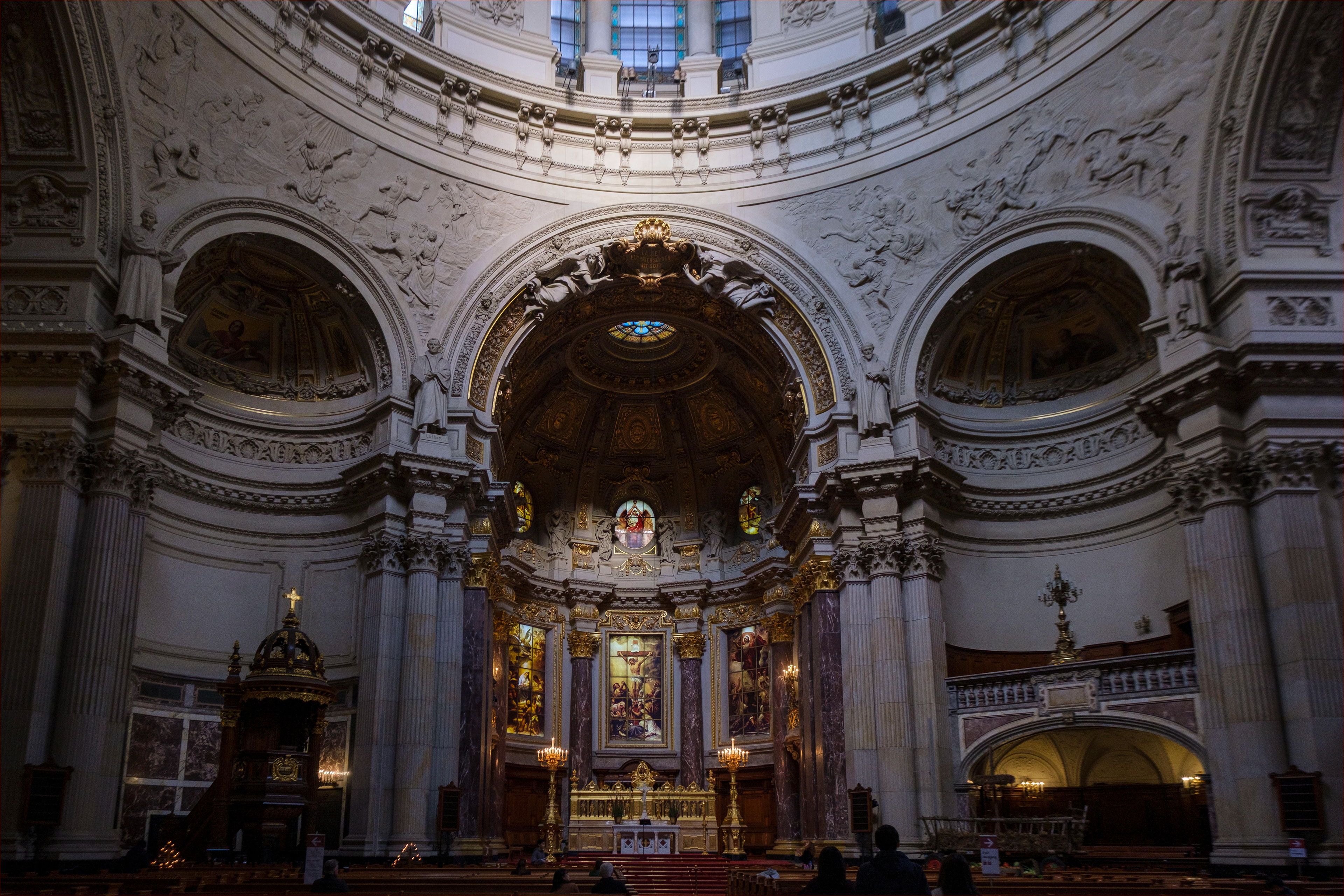 BERLIN DOM