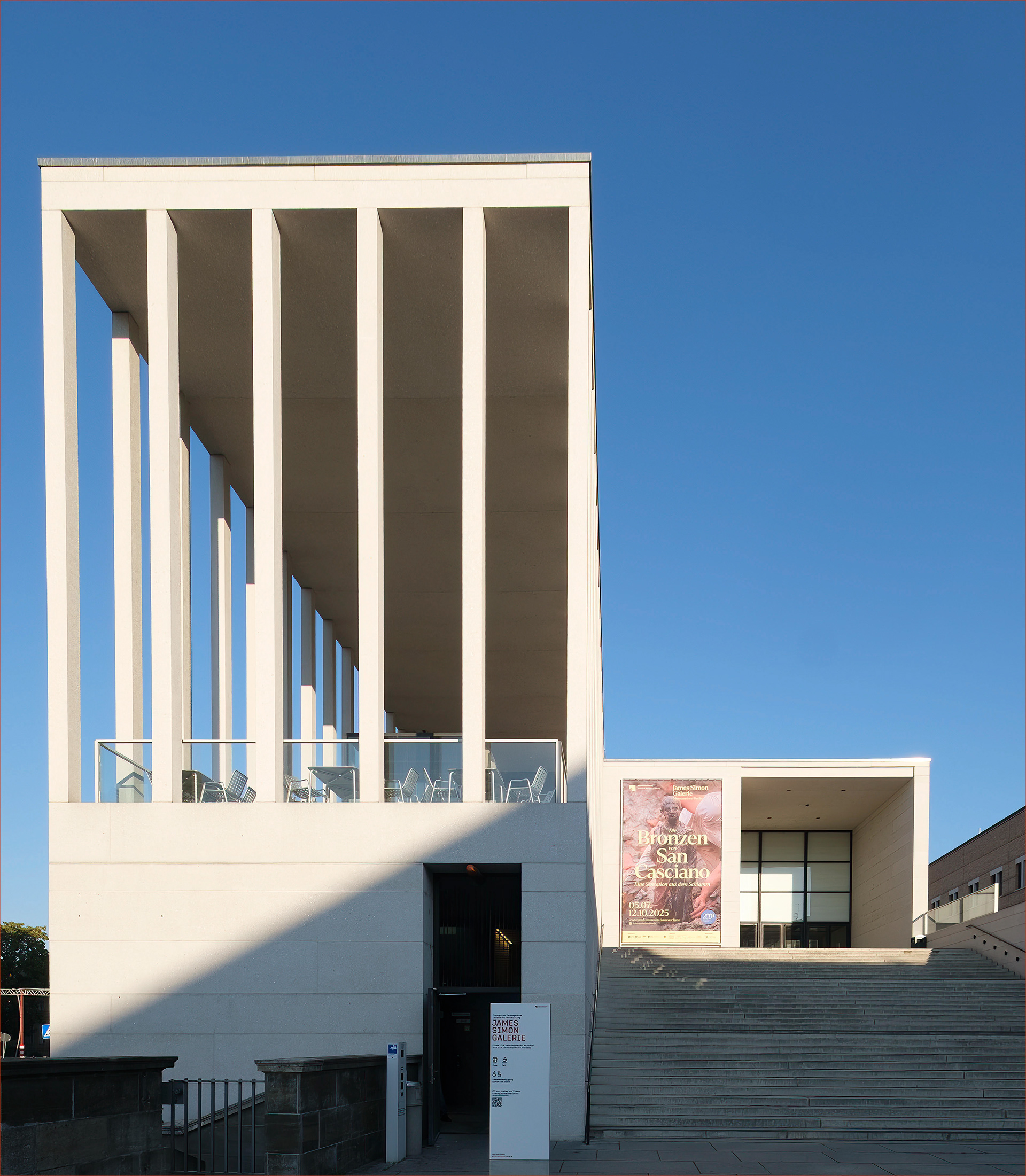 James Simon Galerie  
