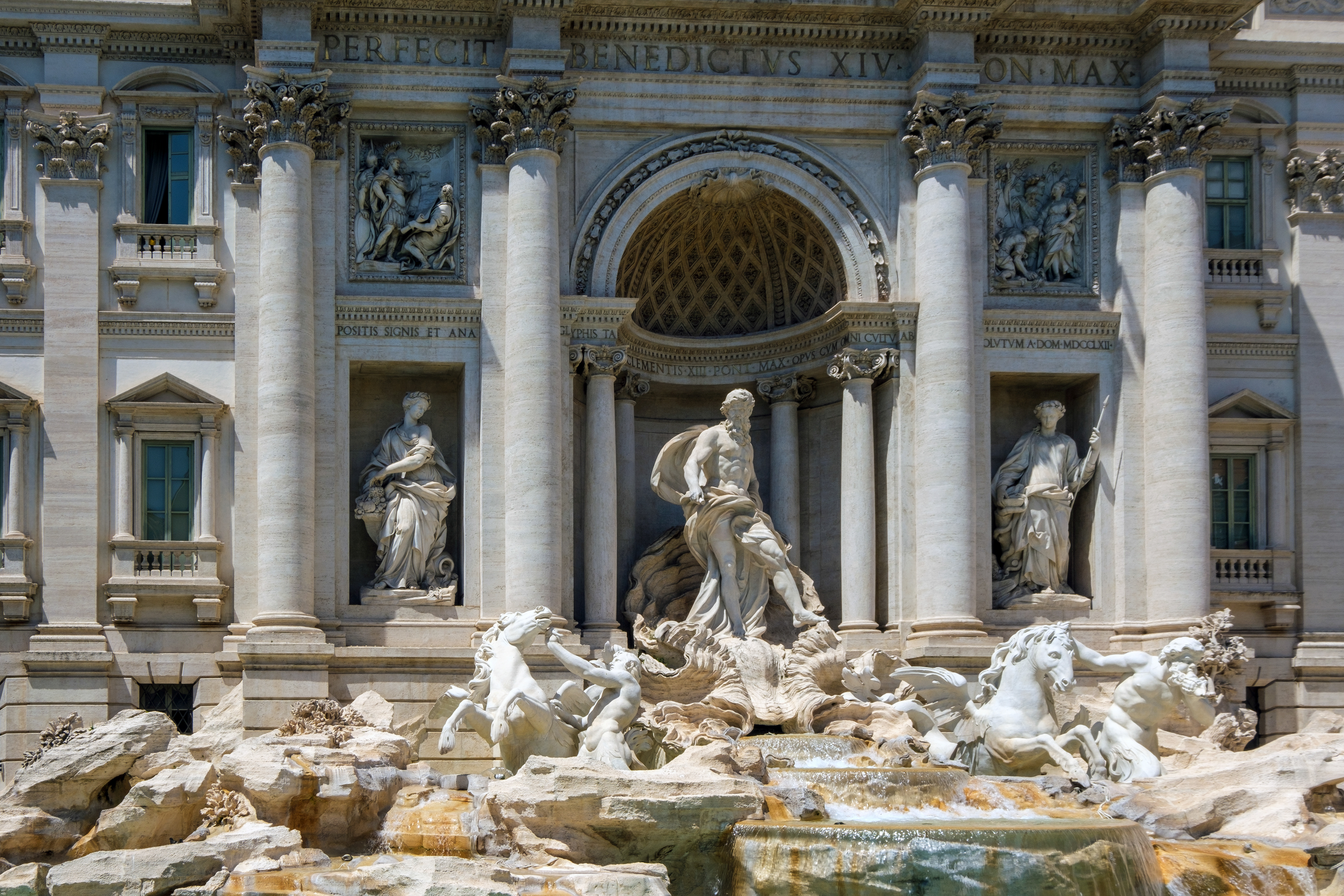 Trevi Fountain 