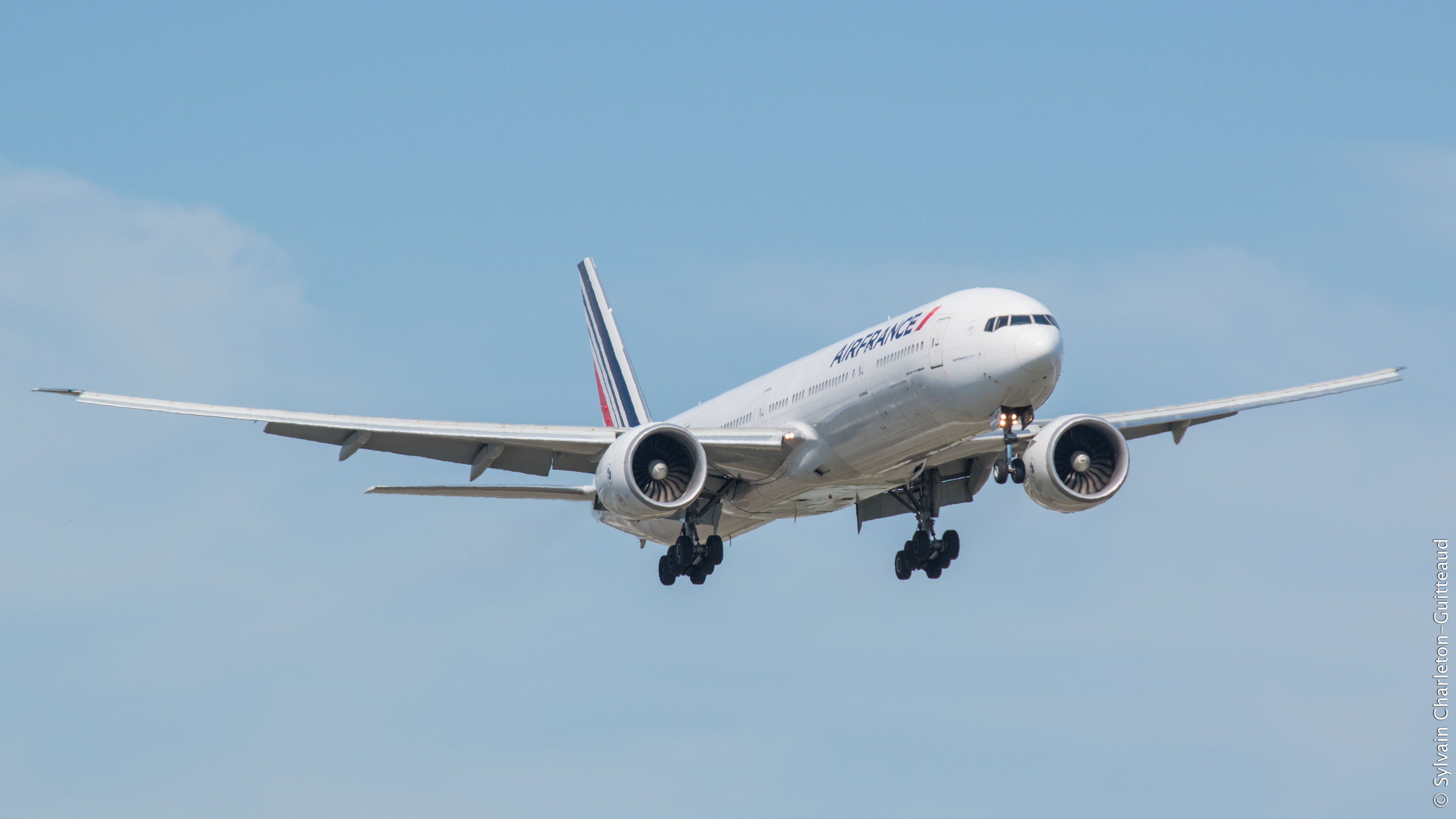 Boeing 777-300(ER) Air France - YUL (Montreal)