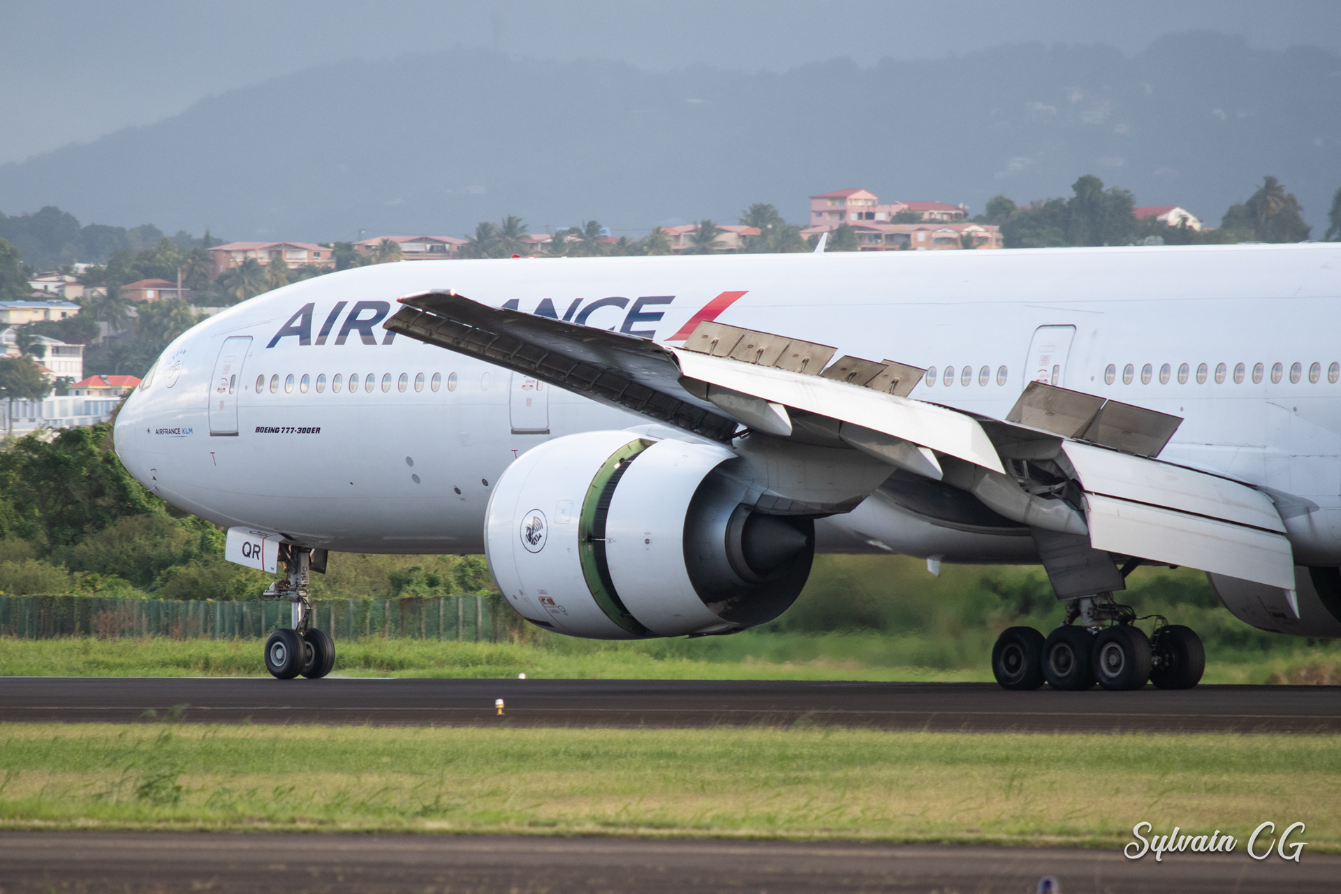 Boeing 777-328(ER) Air France - FDF (Martinique)