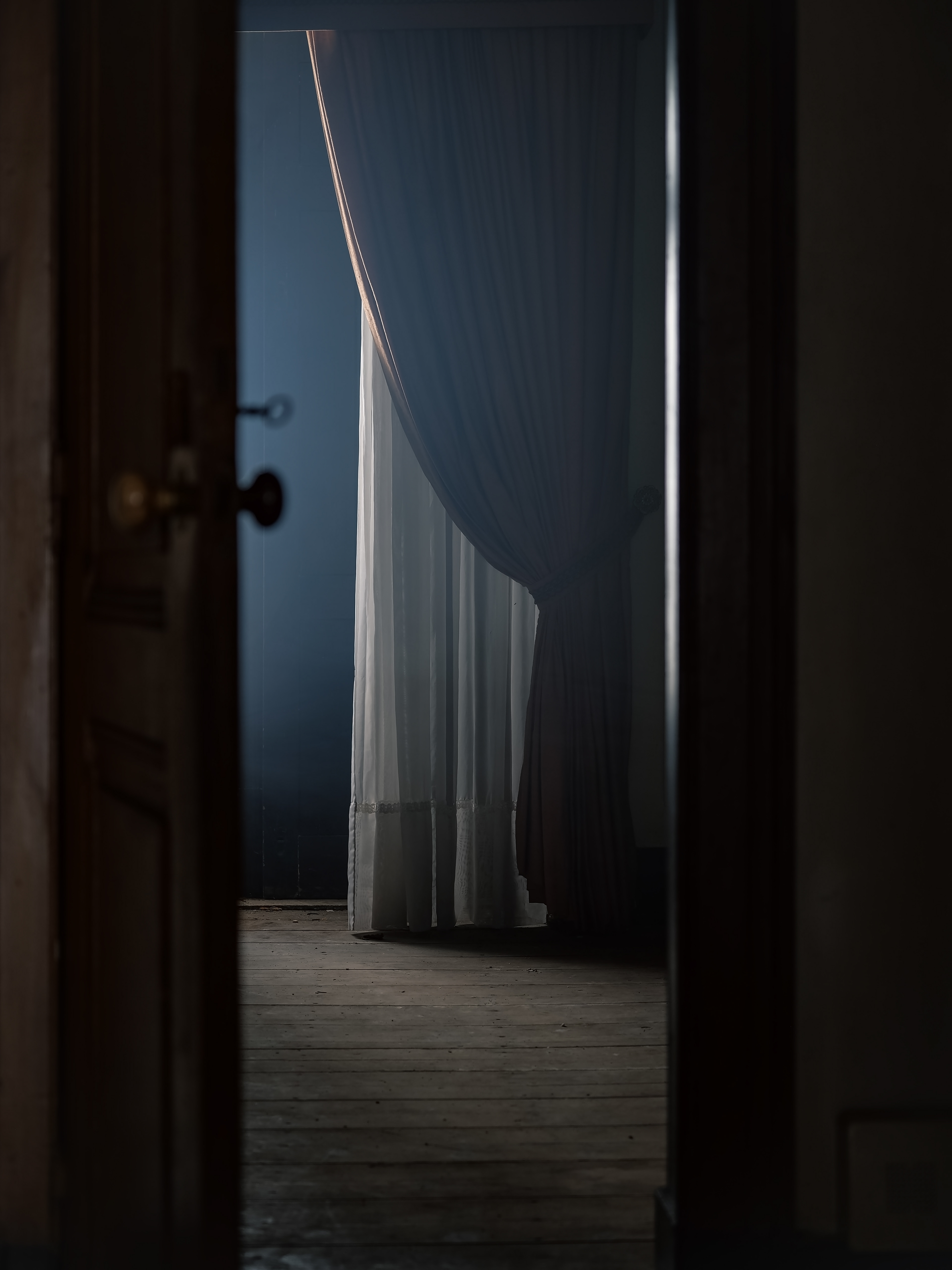 waist (2025); 80 x 60 cm