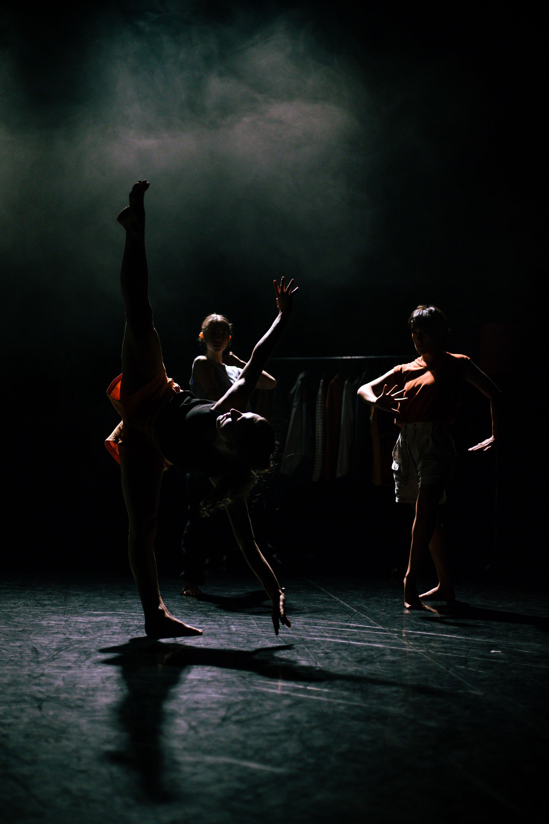 Dancers : Maya Caroll,  Iolanda Portogallo & Dorna Ashory