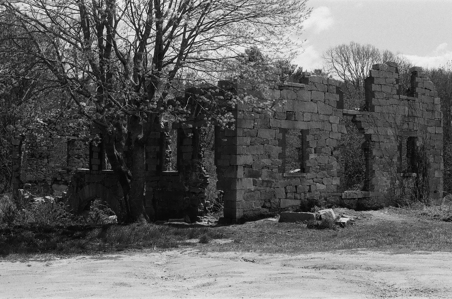 Ruined Series: 35 mm B&W film 2022