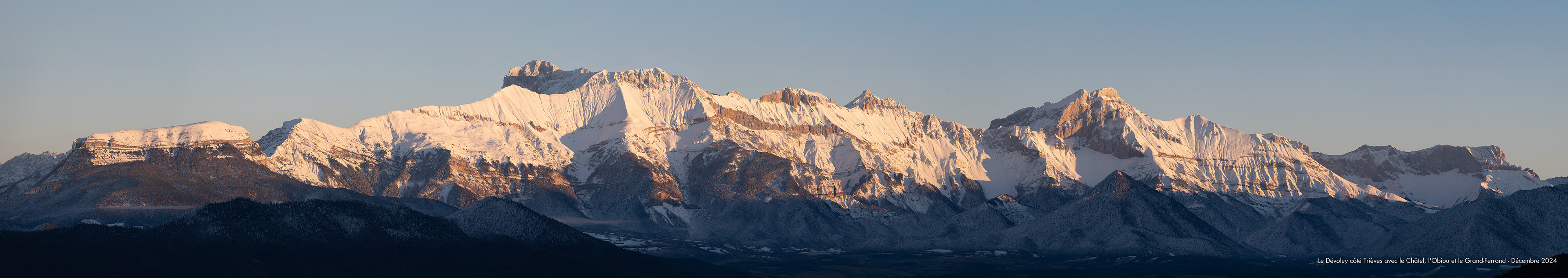 Le Dévoluy côté Trièves avec le Châtel,  l'Obiou et le Grand Ferrand. - Décembre 2024