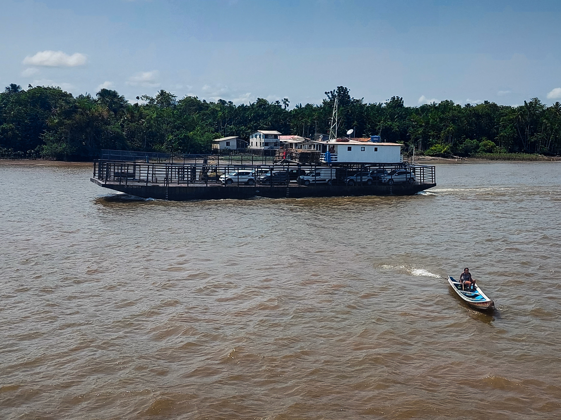 Escena cerca de Belém, en un tramo donde el río se vuelve más estrecho.