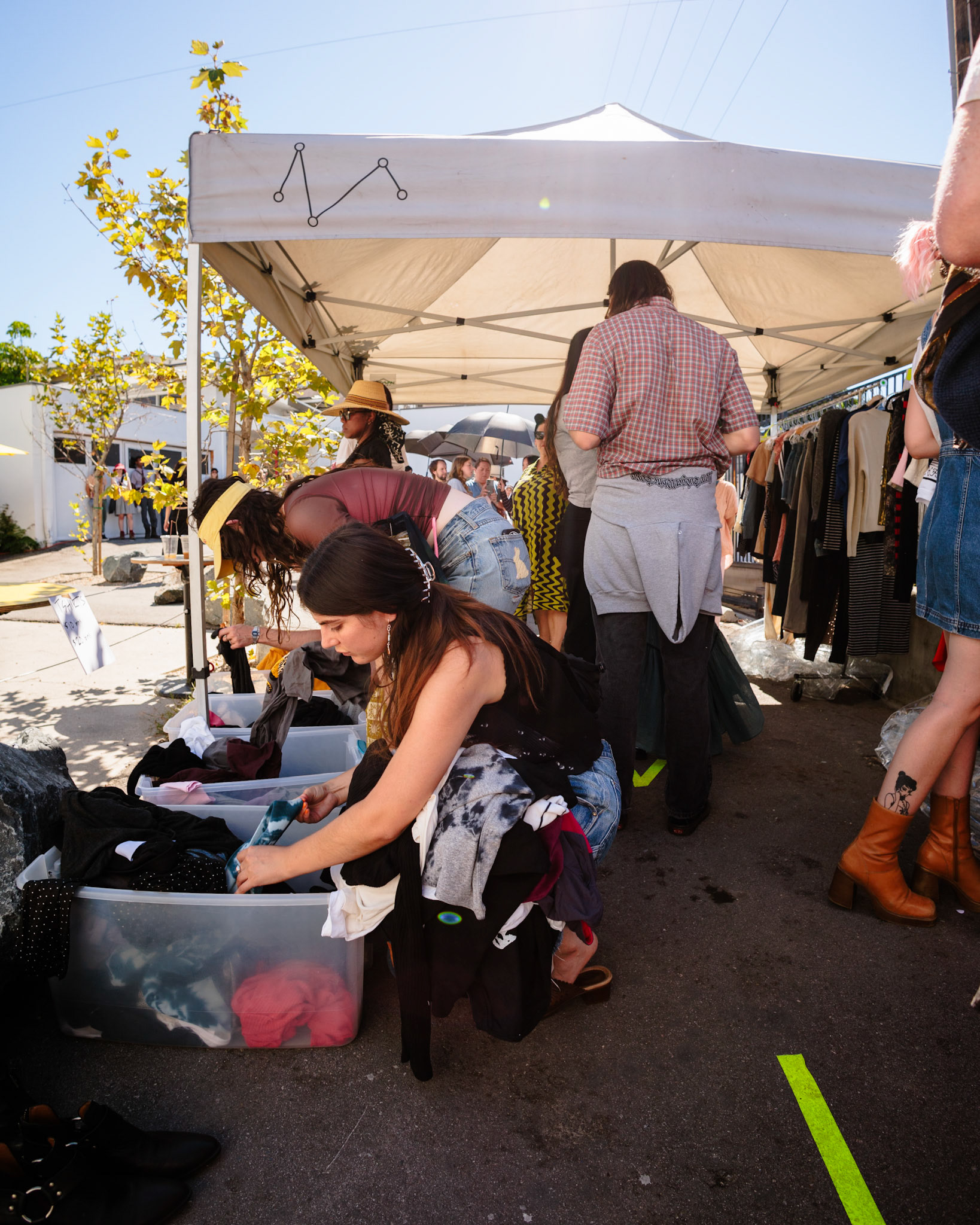 kim gordon closet sale, pop-up. 2023