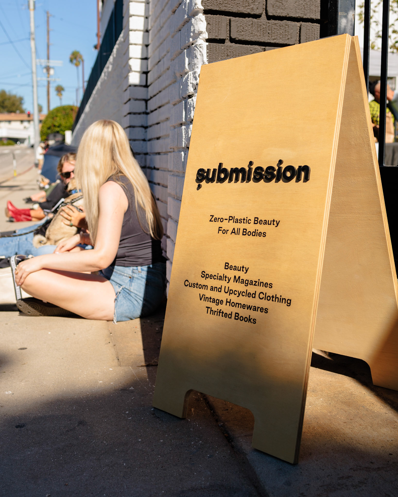 kim gordon closet sale, pop-up. 2023
