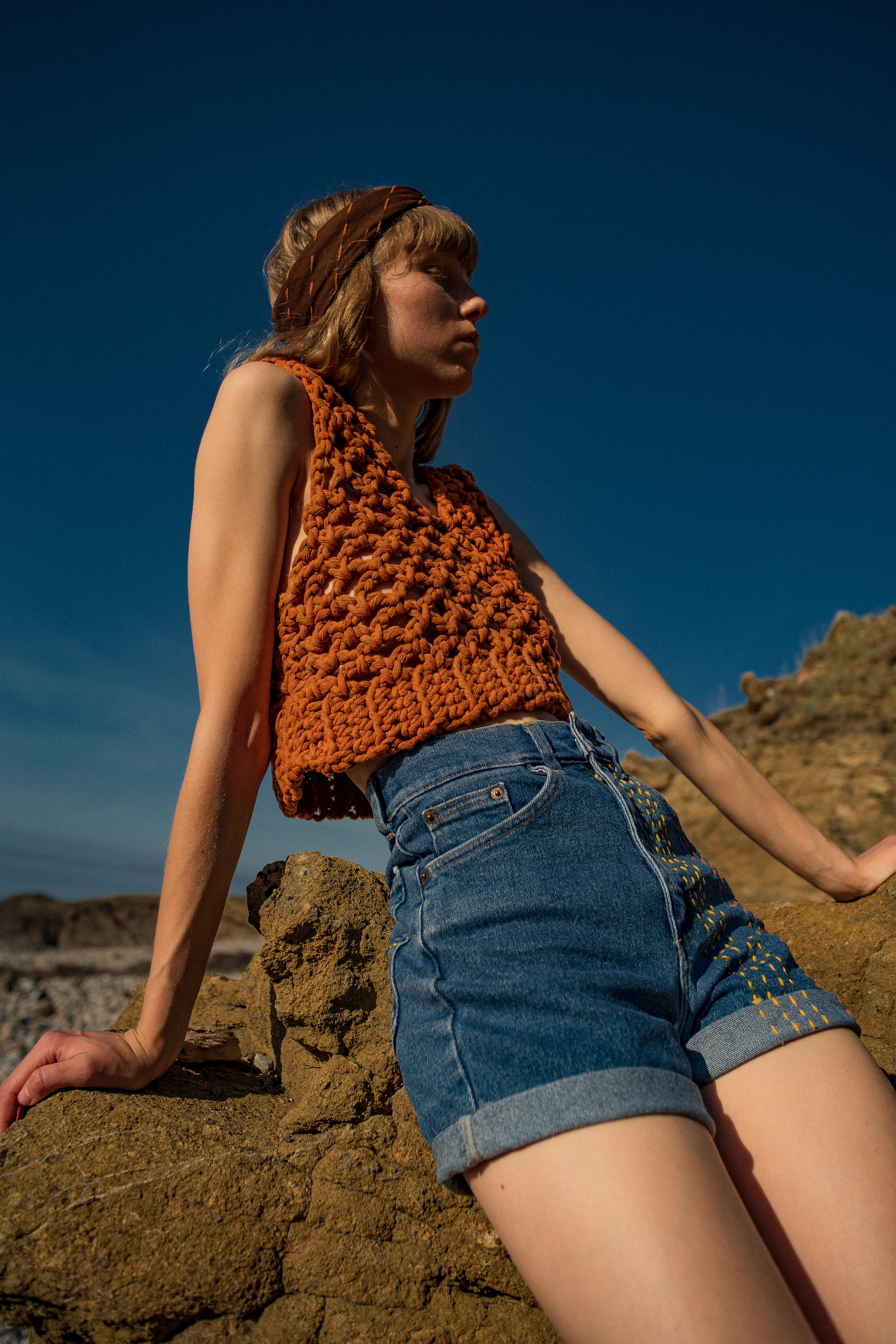 Karin scarf | Grapefruit vest | Emser shorts