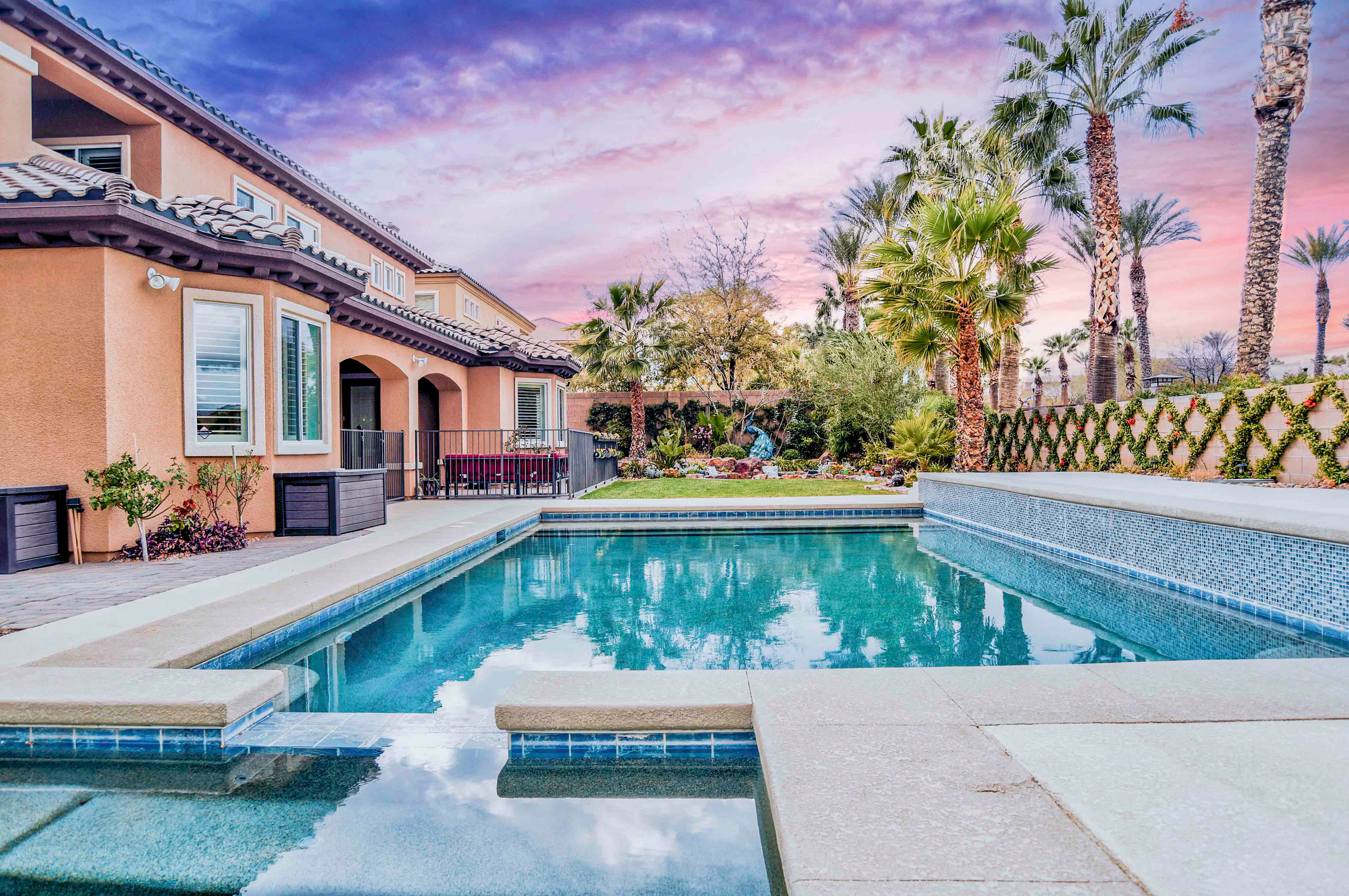 Best Real Estate Photographer Lexington Ky - Davron Bowman (portfolio work captured in Las Vegas Nevada)