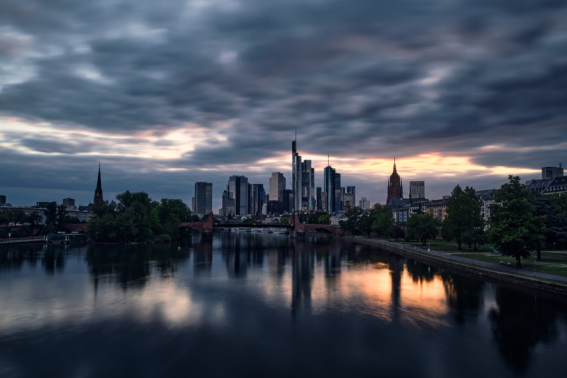 "the sky is the daily bread of the eyes." - ralph waldo emerson