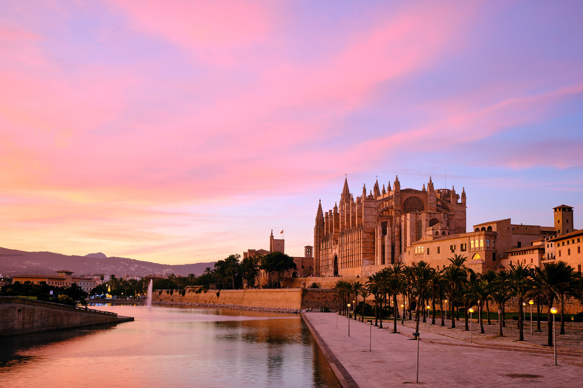 “Mallorca is a place similar to happiness, apt to be blissful in it, apt for the scenario of happiness and I, as many islanders and visitors, have almost never got the weath of happiness that one must carry inside to feel worthy spectator (and not ashamed) of such clarity of beauty.”