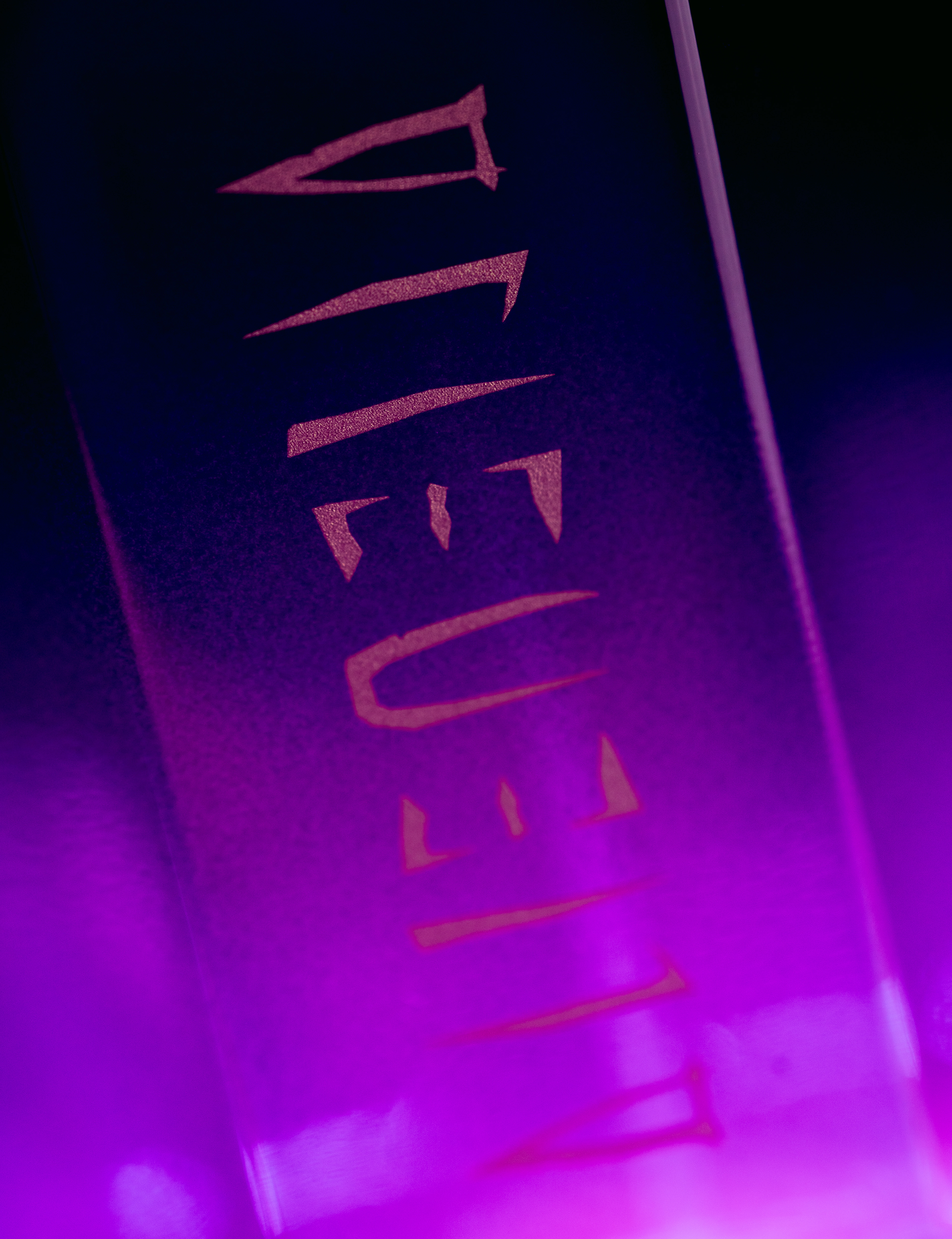 FOTOGRAFIA DE PRODUCTO, MUGLER ALIEN, FOTOGRAFIA ECOMMERCE, CREACIÓN DE CONTENIDO PARA REDES SOCIALES, VALENCIA