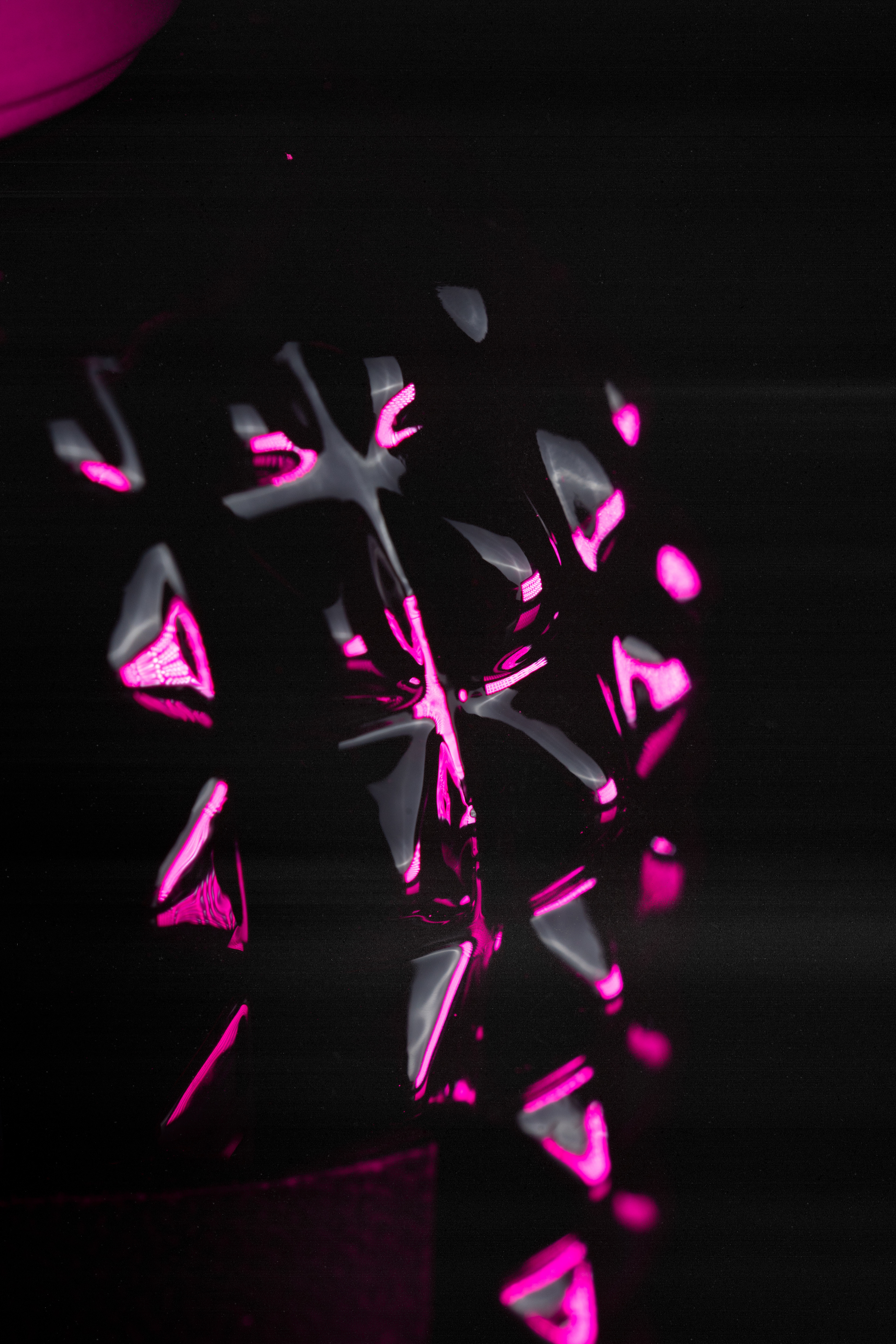 FOTOGRAFIA DE PRODUCTO, VALENTINO BORN IN ROMA UOMO, FOTOGRAFIA ECOMMERCE, CREACIÓN DE CONTENIDO PARA REDES SOCIALES.