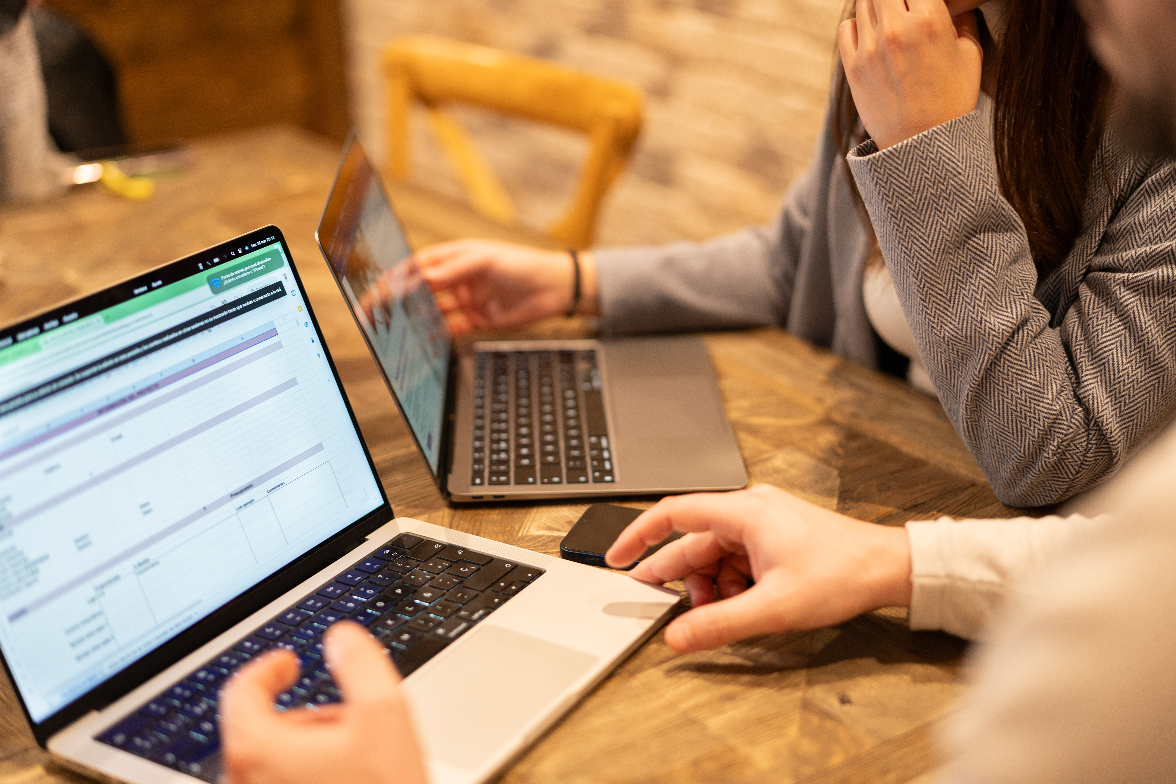 FOTOGRAFÍA CORPORATIVA PARA JAVIER CHIVA DESARROLLADOR WEB WORDPRESS https://javierchiva.com