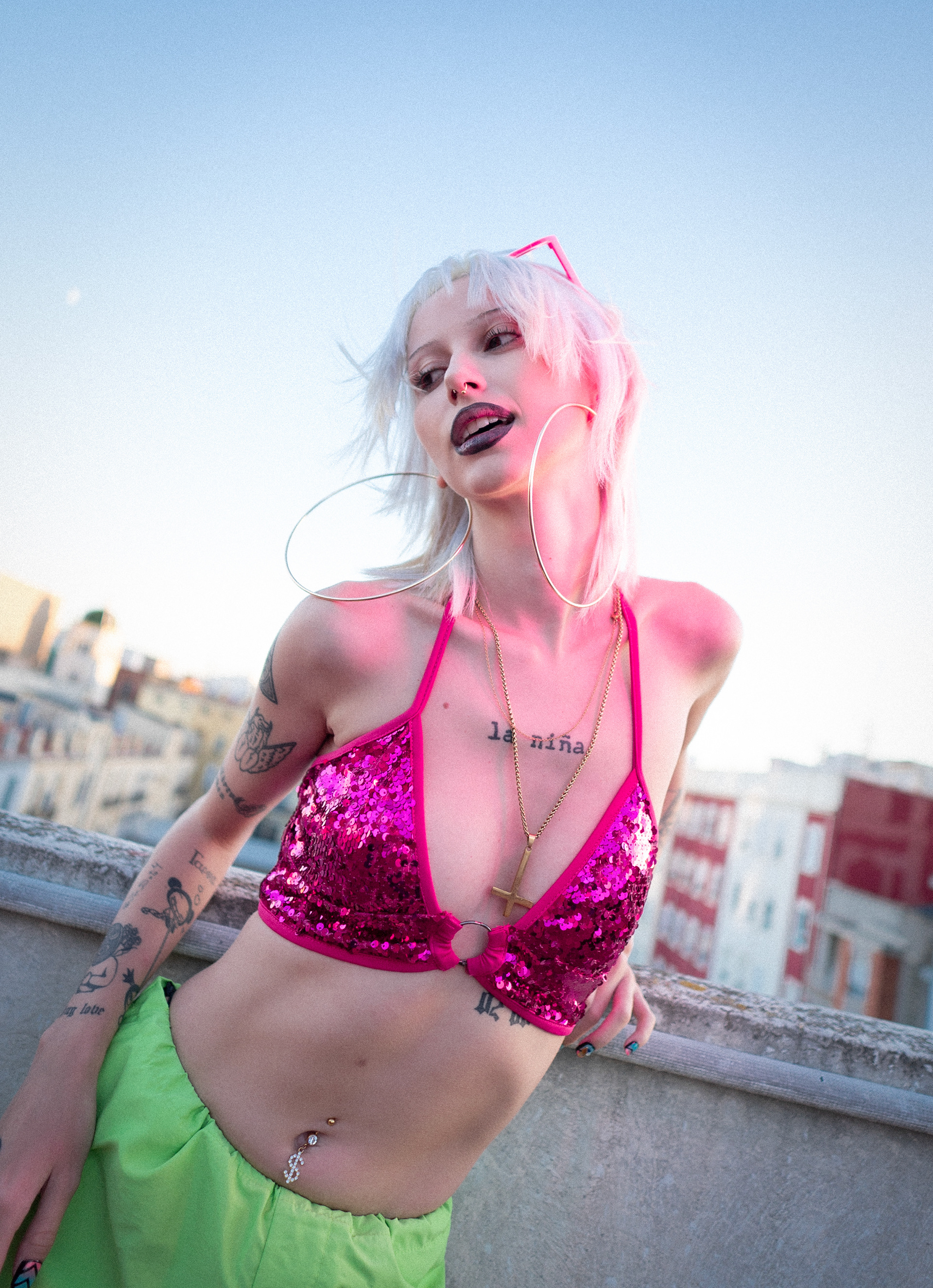 METRIKA - METRICAZF - MADRE FUNDADORA - LOS TRENES EN LOS QUE LLORÉ - AL GIMNASIO EN TACONES