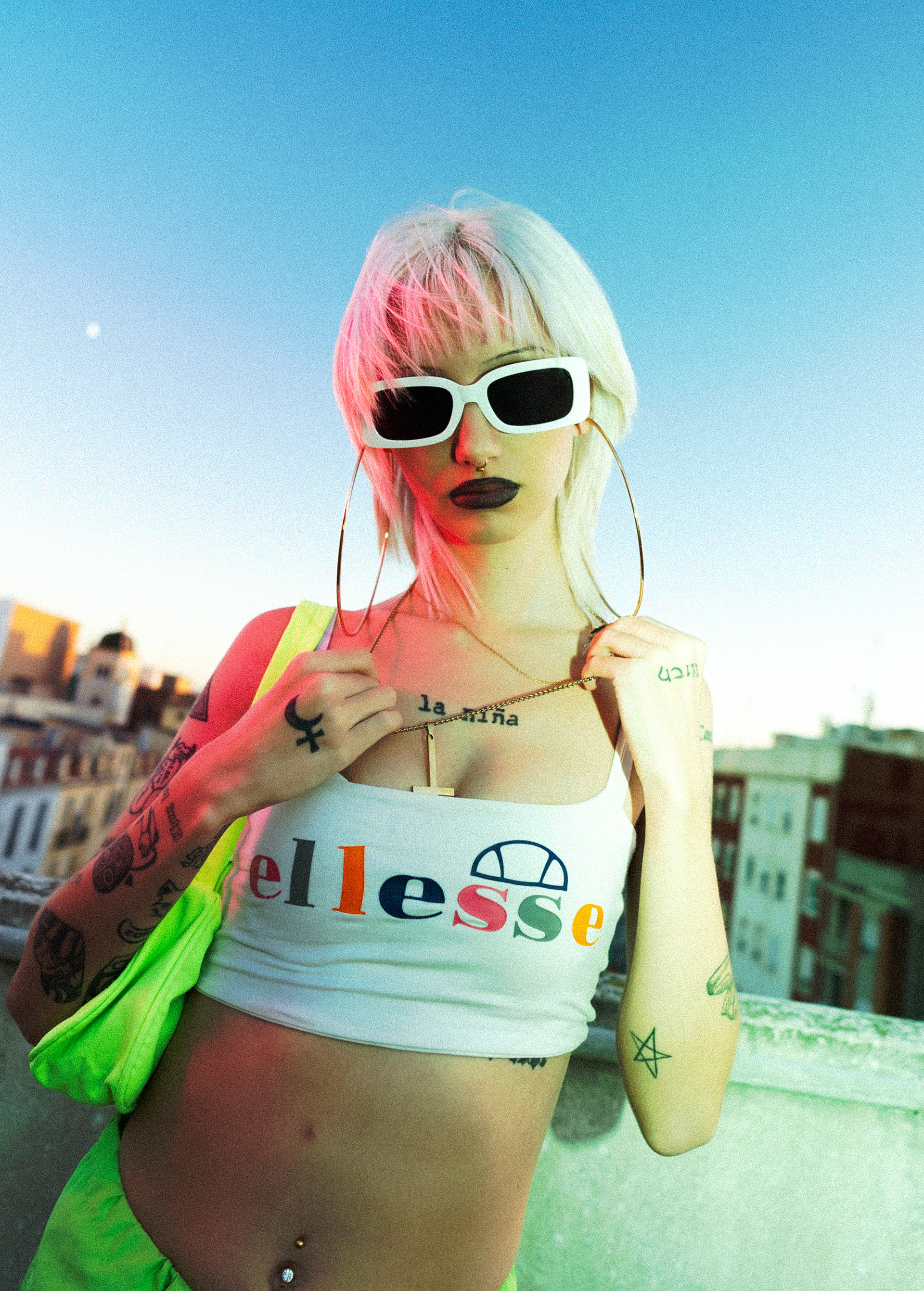 METRIKA - METRICAZF - MADRE FUNDADORA - LOS TRENES EN LOS QUE LLORÉ - AL GIMNASIO EN TACONES