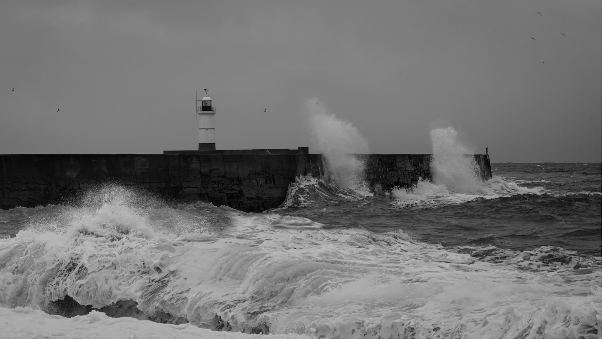 1545hrs  High Tide stormy sea