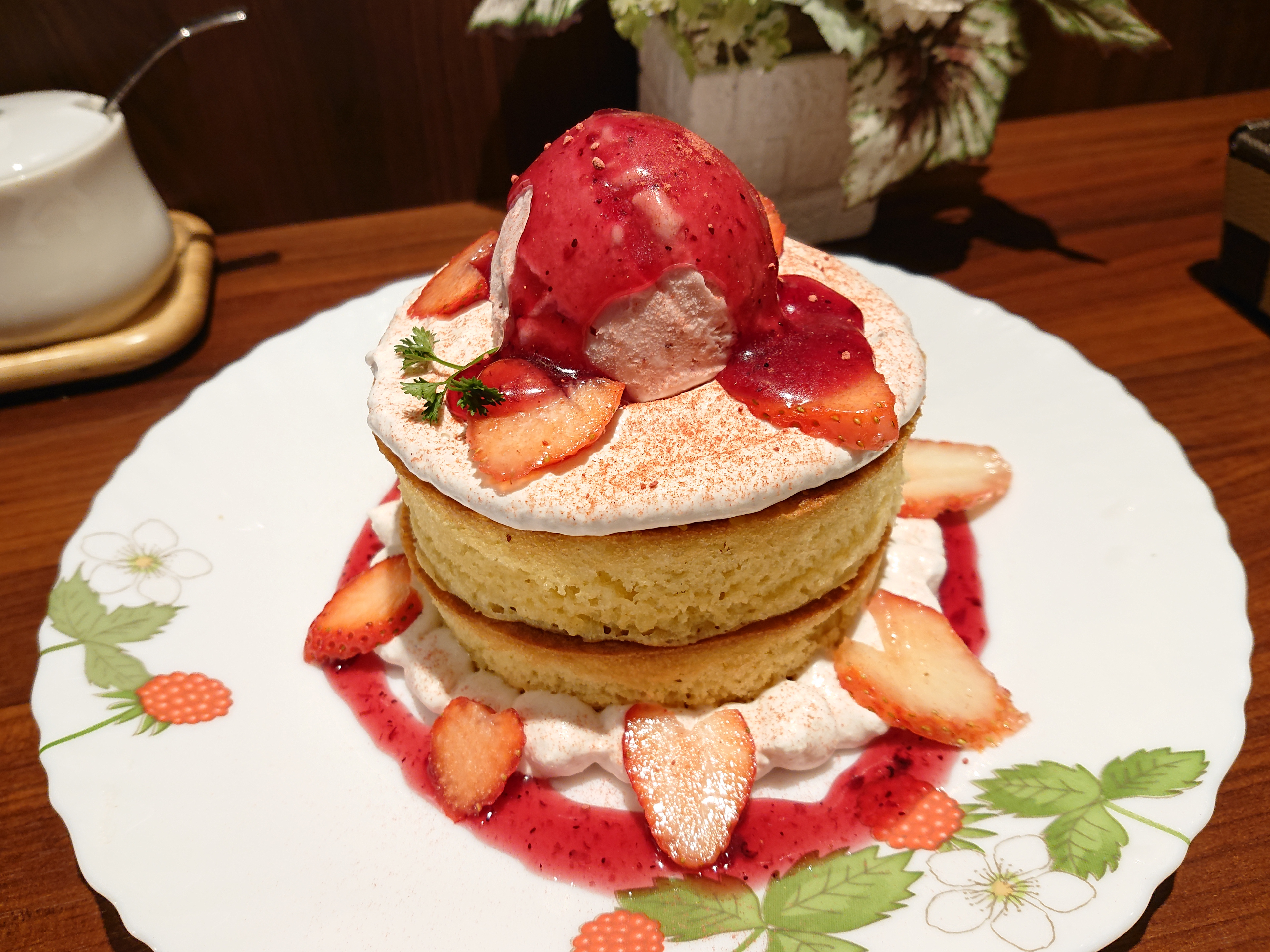 いちごいちごホットケーキ