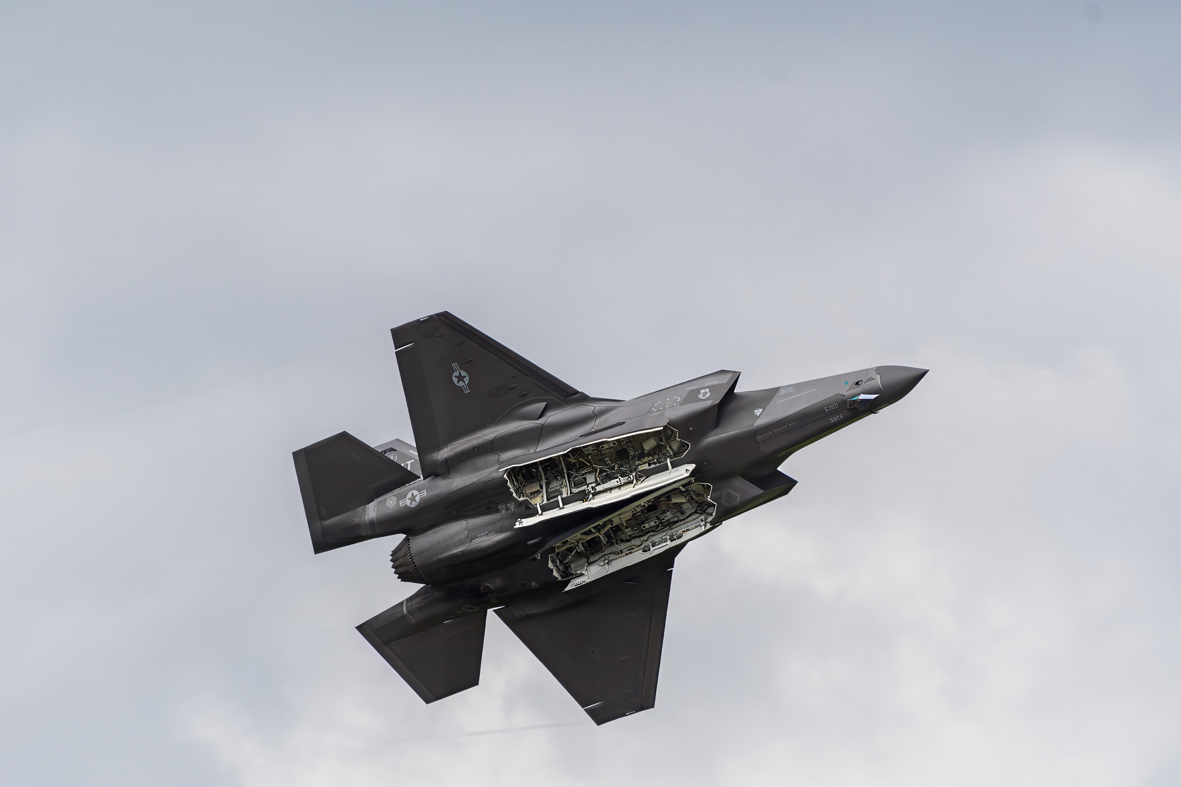 F35