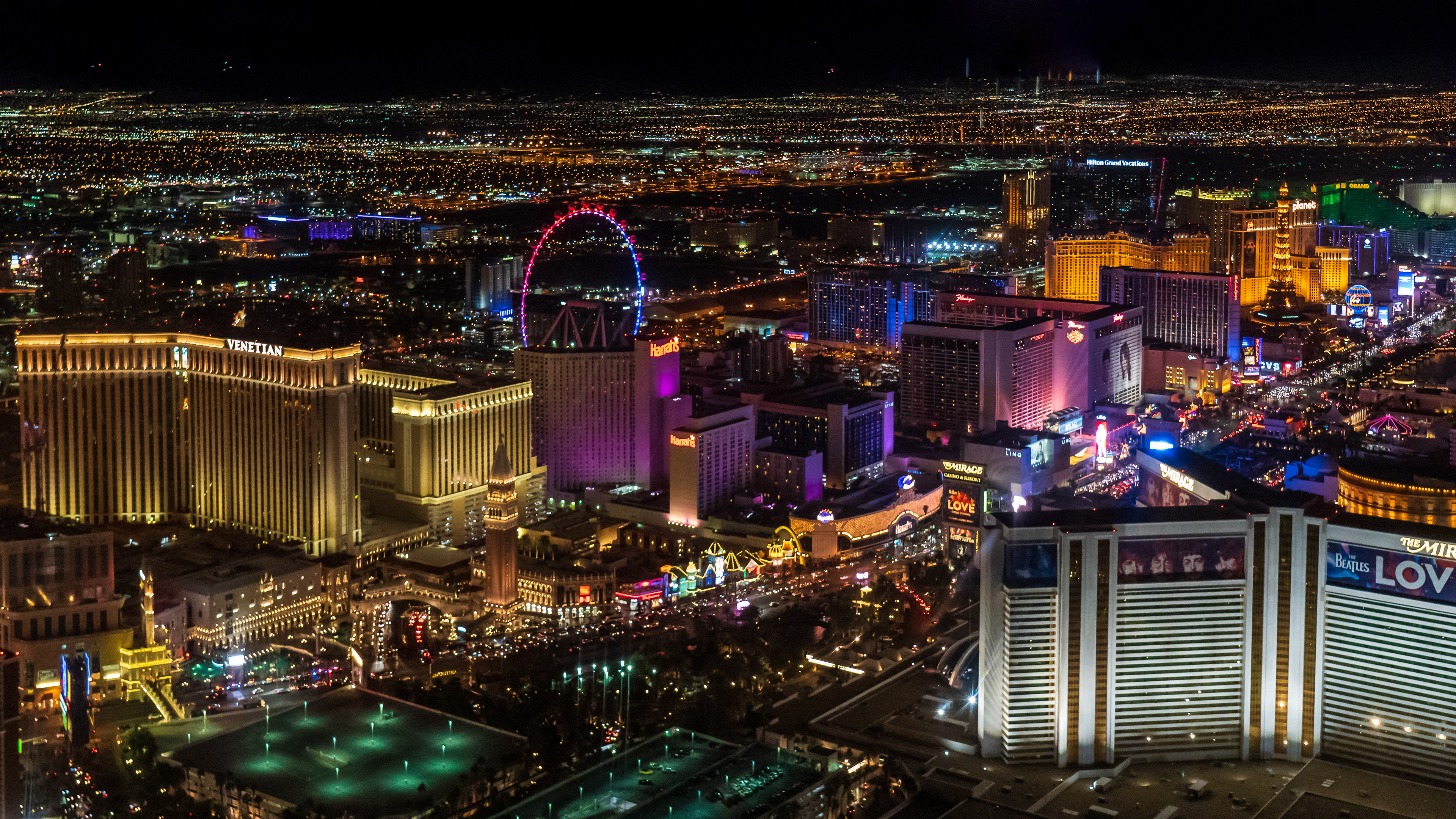 Las Vegas Blvd Side View - Vegas Vacation