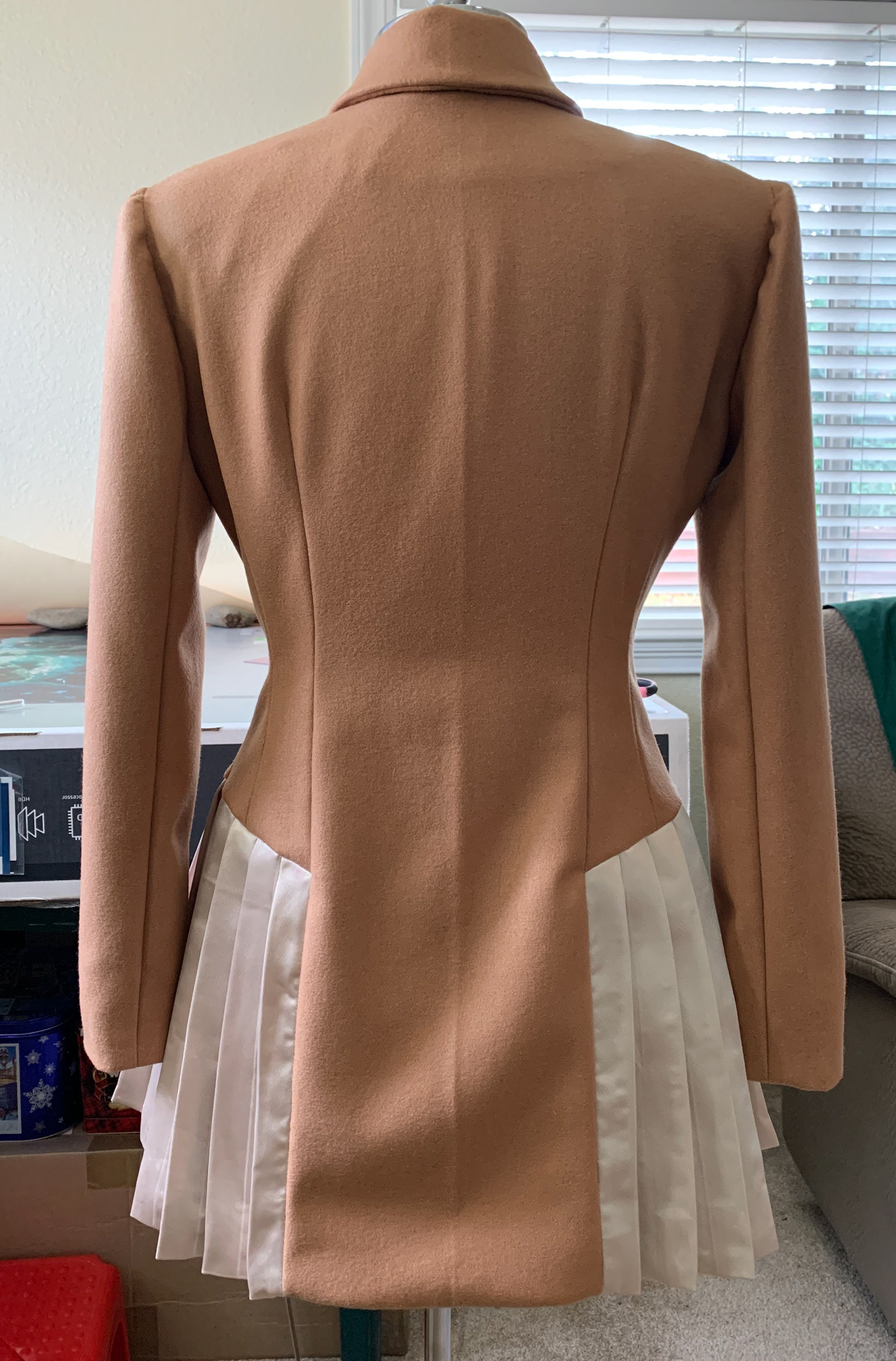 Pleated Blazer Back
