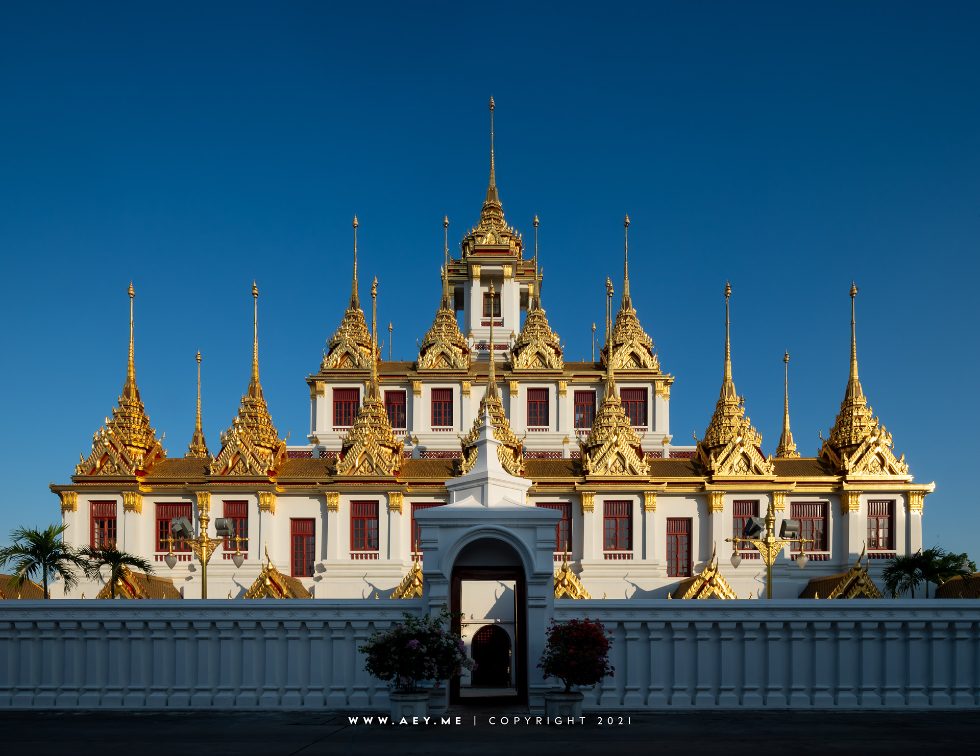 โลหะปราสาทด้านทิศตะวันตก