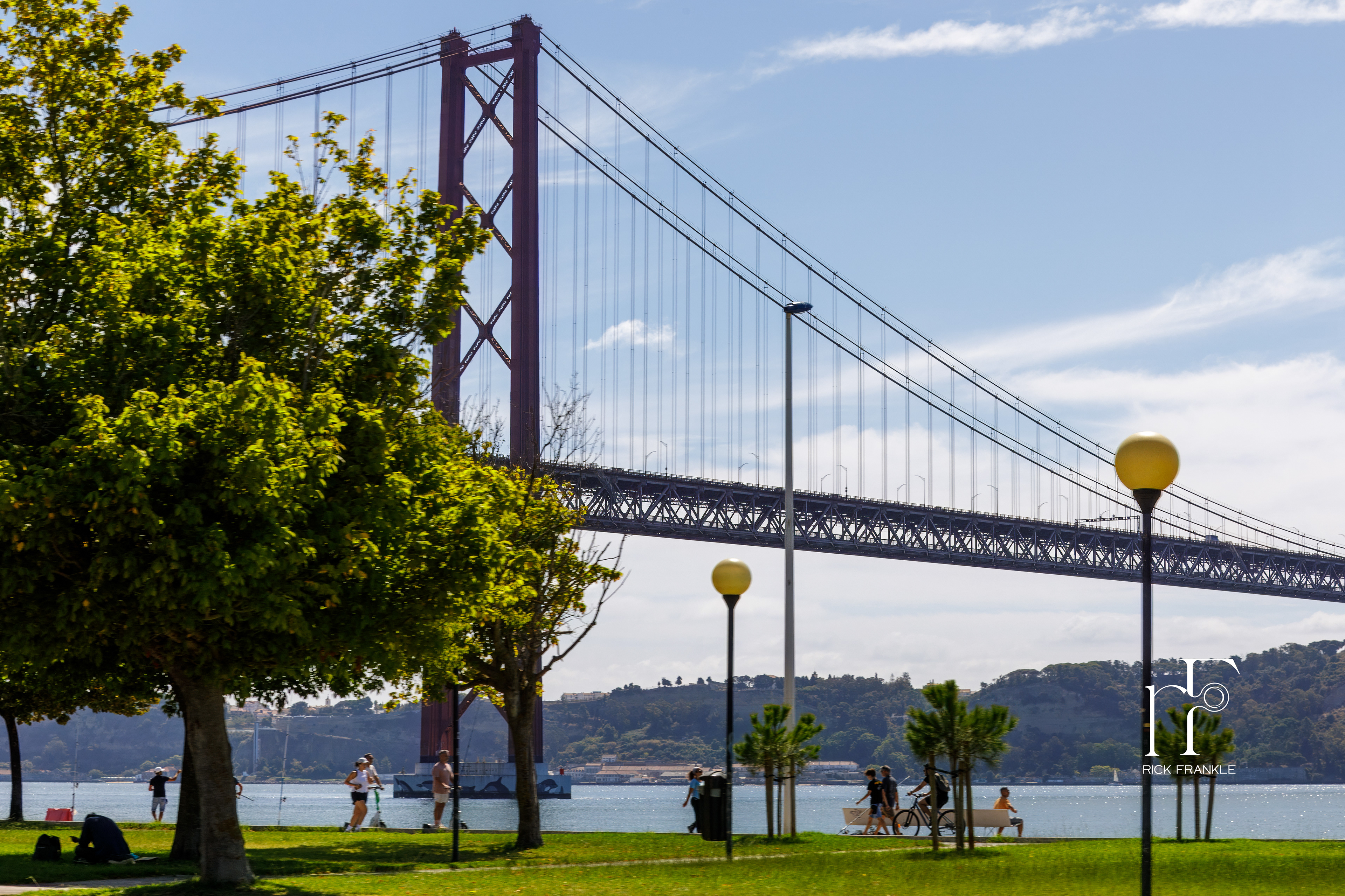 25 APRIL BRIDGE