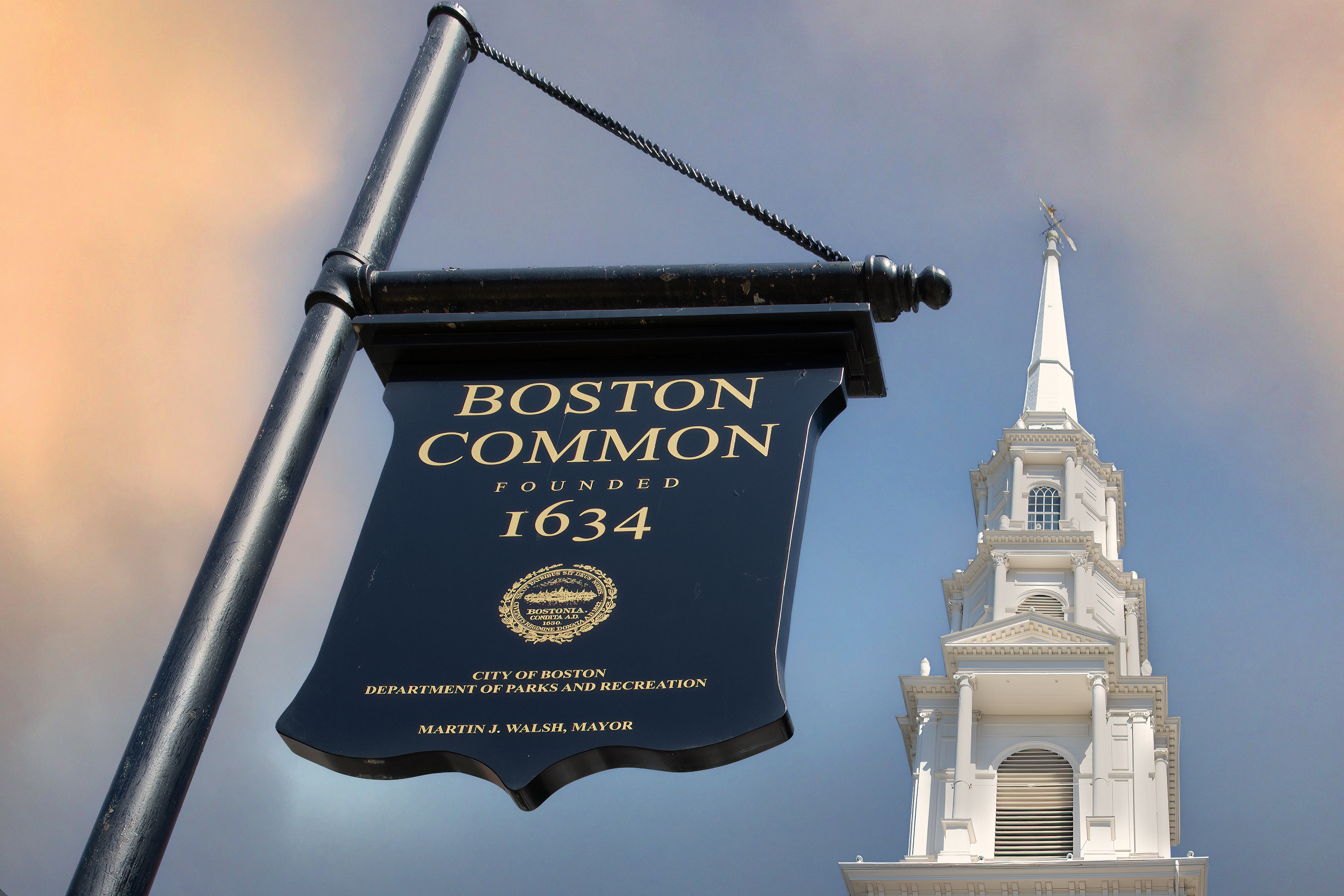 PARK STREET CHURCH NEAR BOSTON COMMON ENTRANCE
