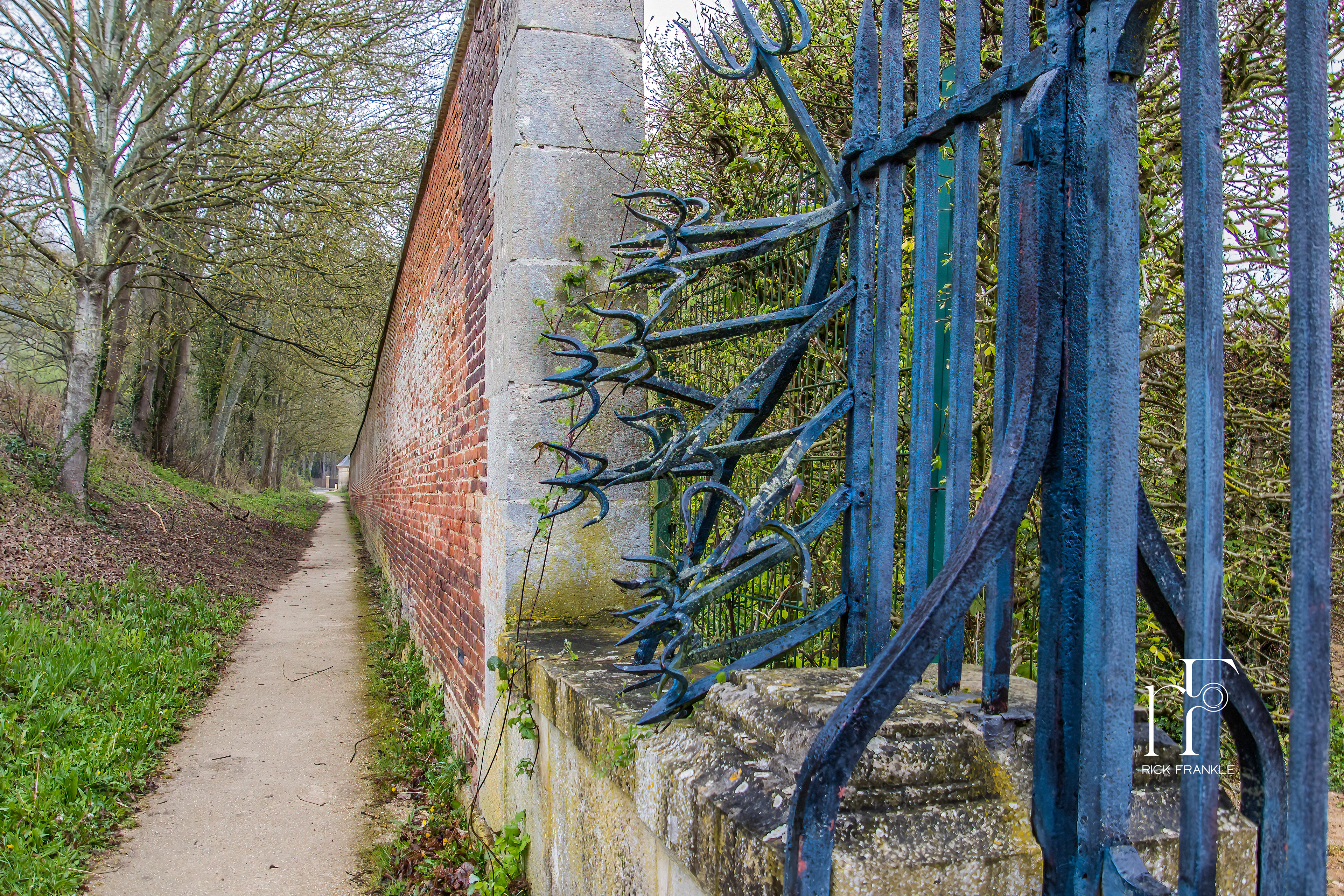 CHATEAU DE LA ROCHE GUYON GATE