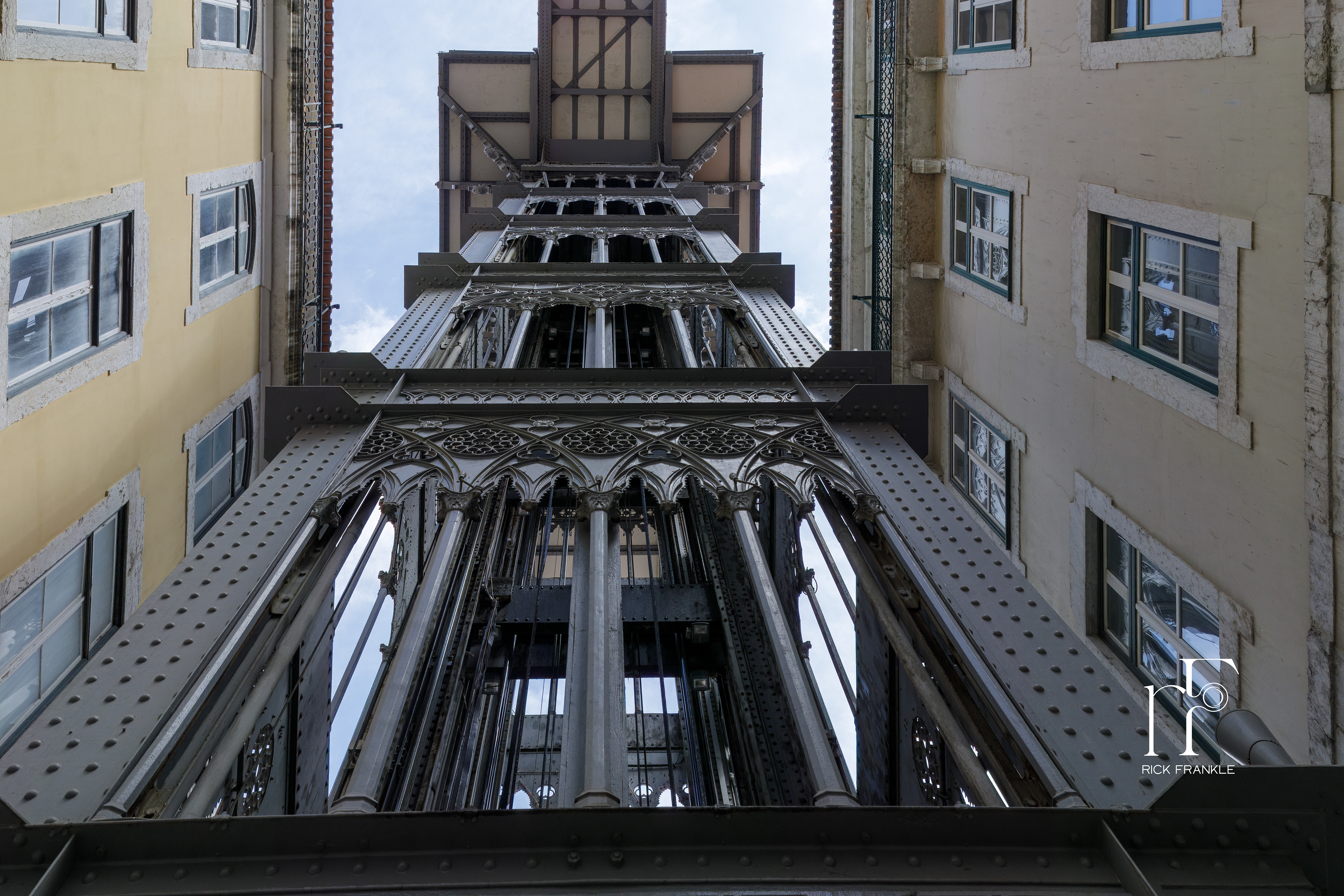 SANTA JUSTA LIFT