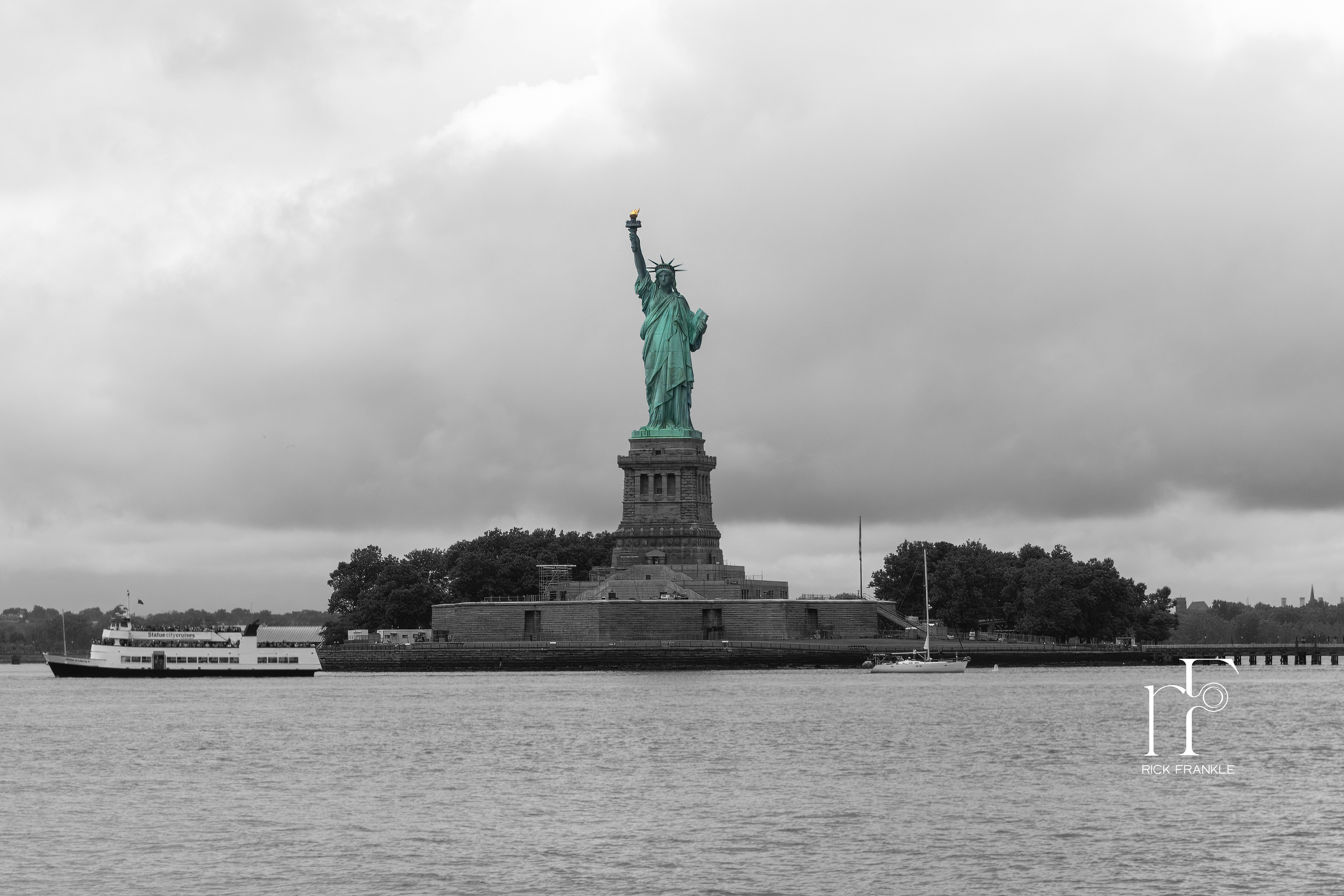 STATUE OF LIBERTY [NEW YORK, NEW YORK]