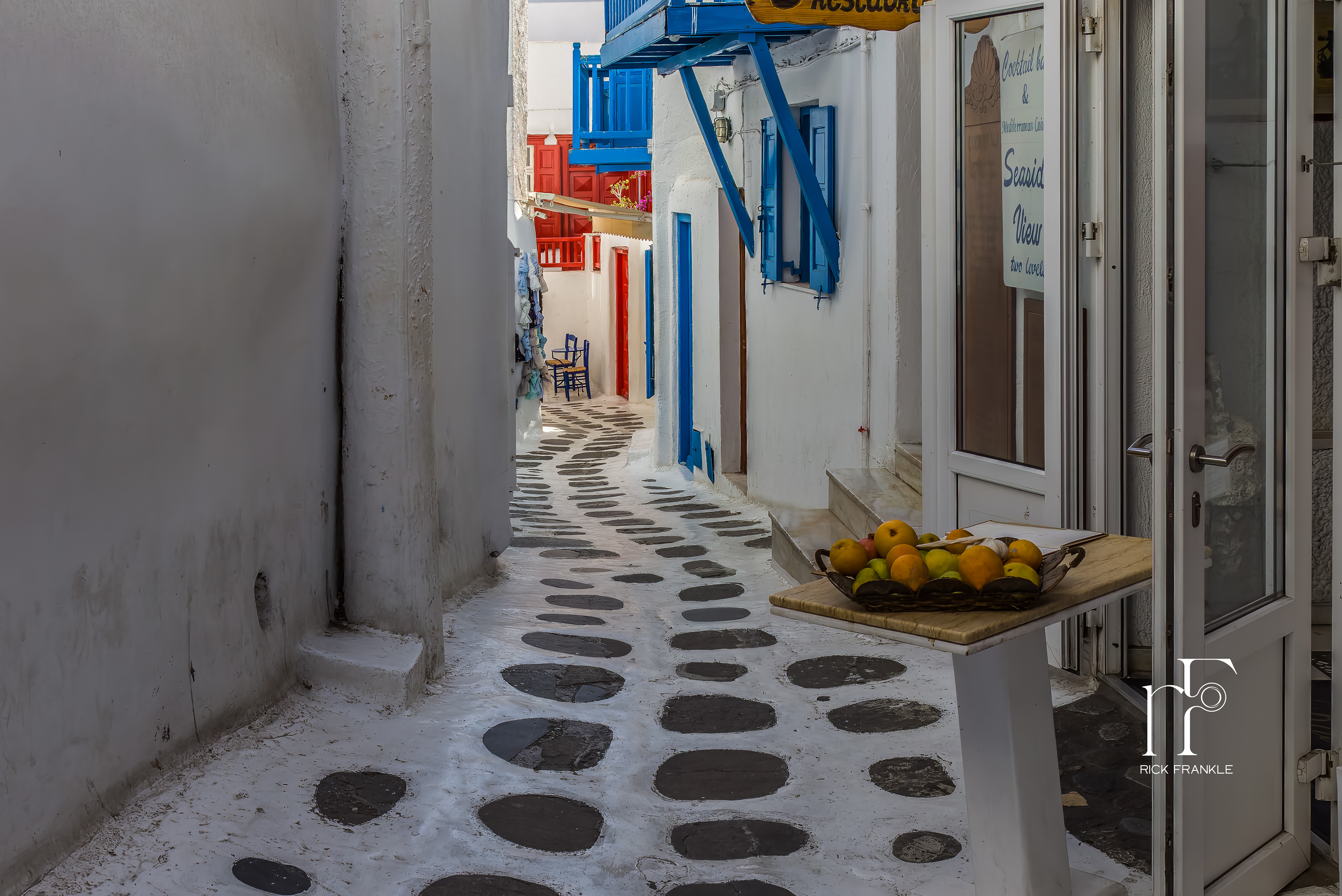 THE STREETS OF MYKONOS