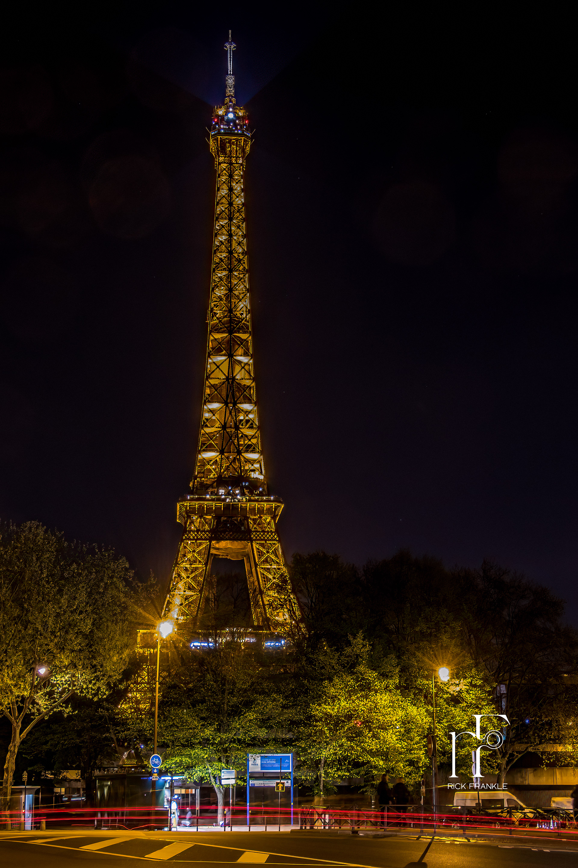 EIFFEL TOWER FROM PORT DE GRANELLE