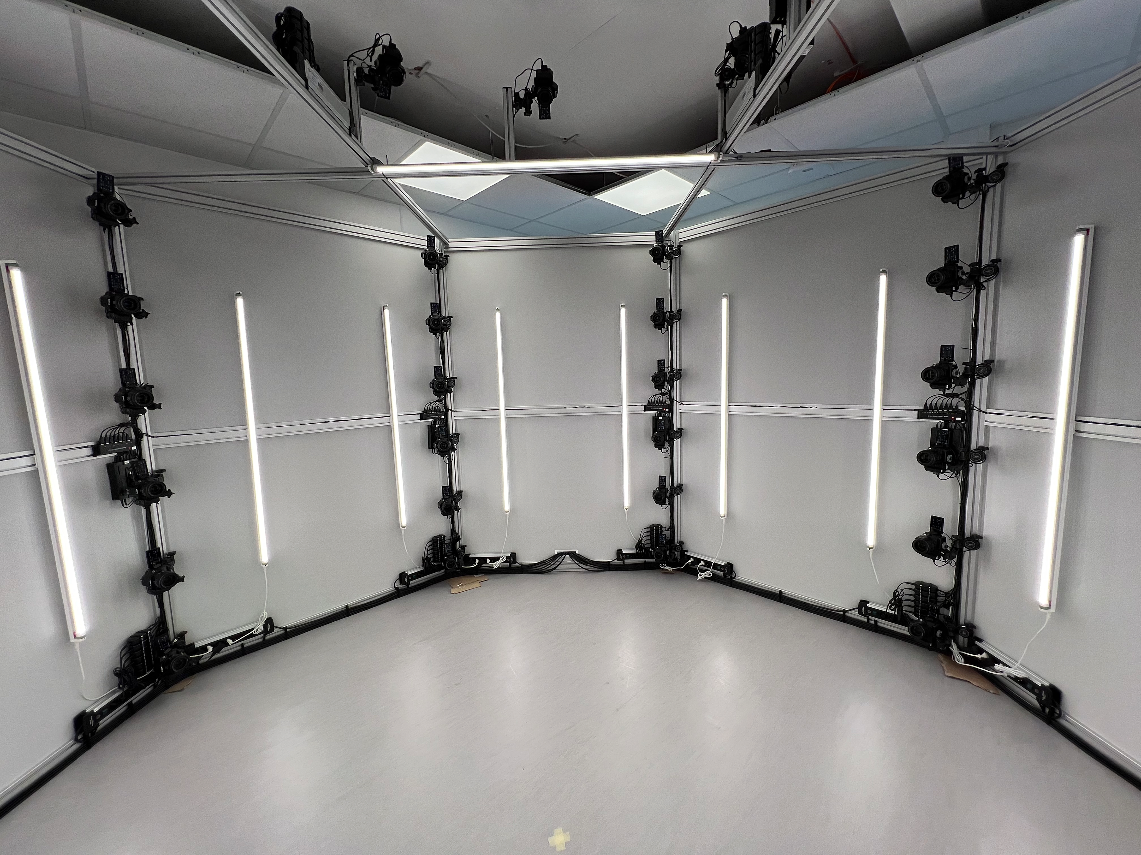 3D scanner with over 70 DSLR cameras