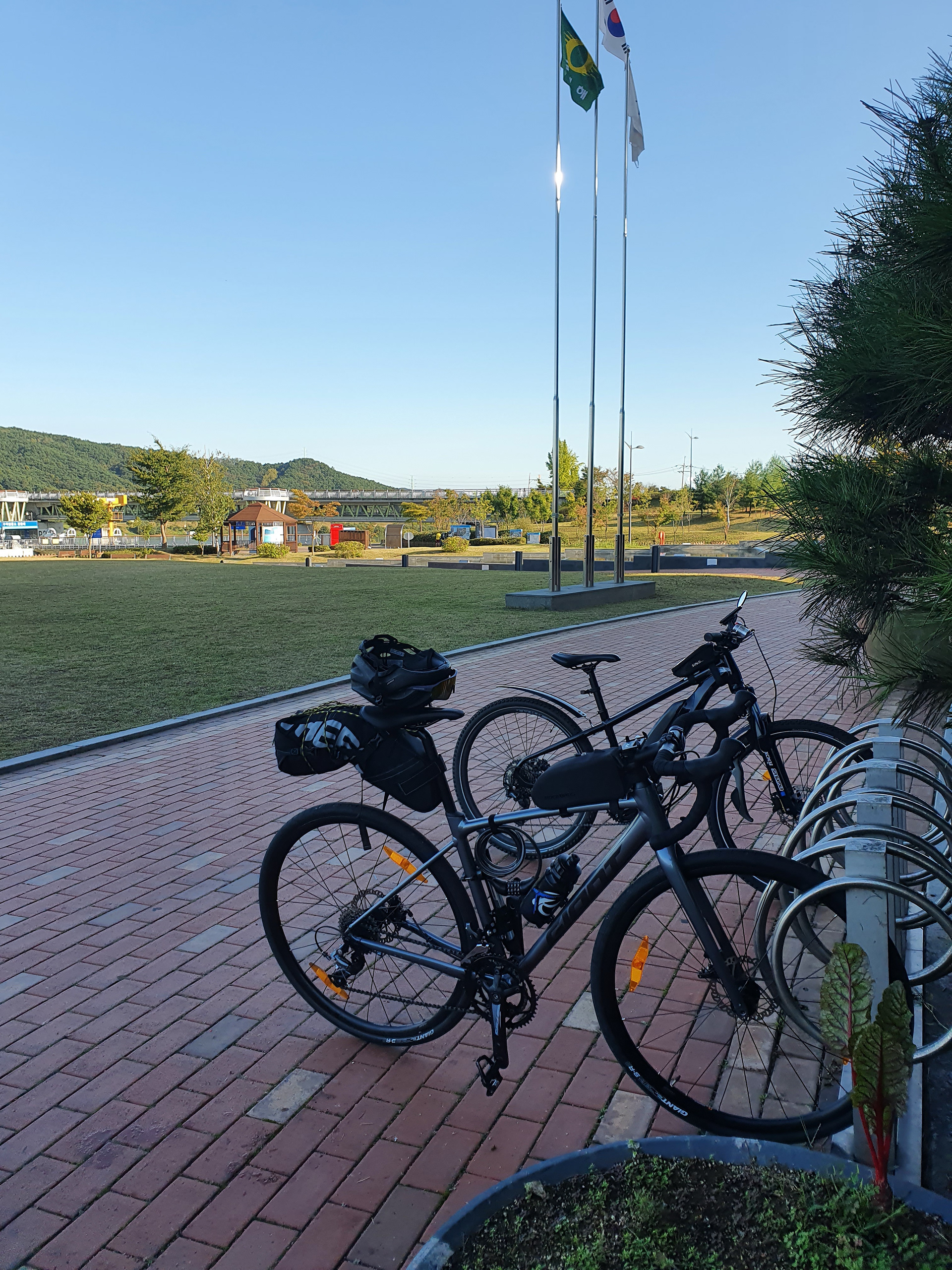 Another stop at an observatory about halfway between Yeoju and Buron.