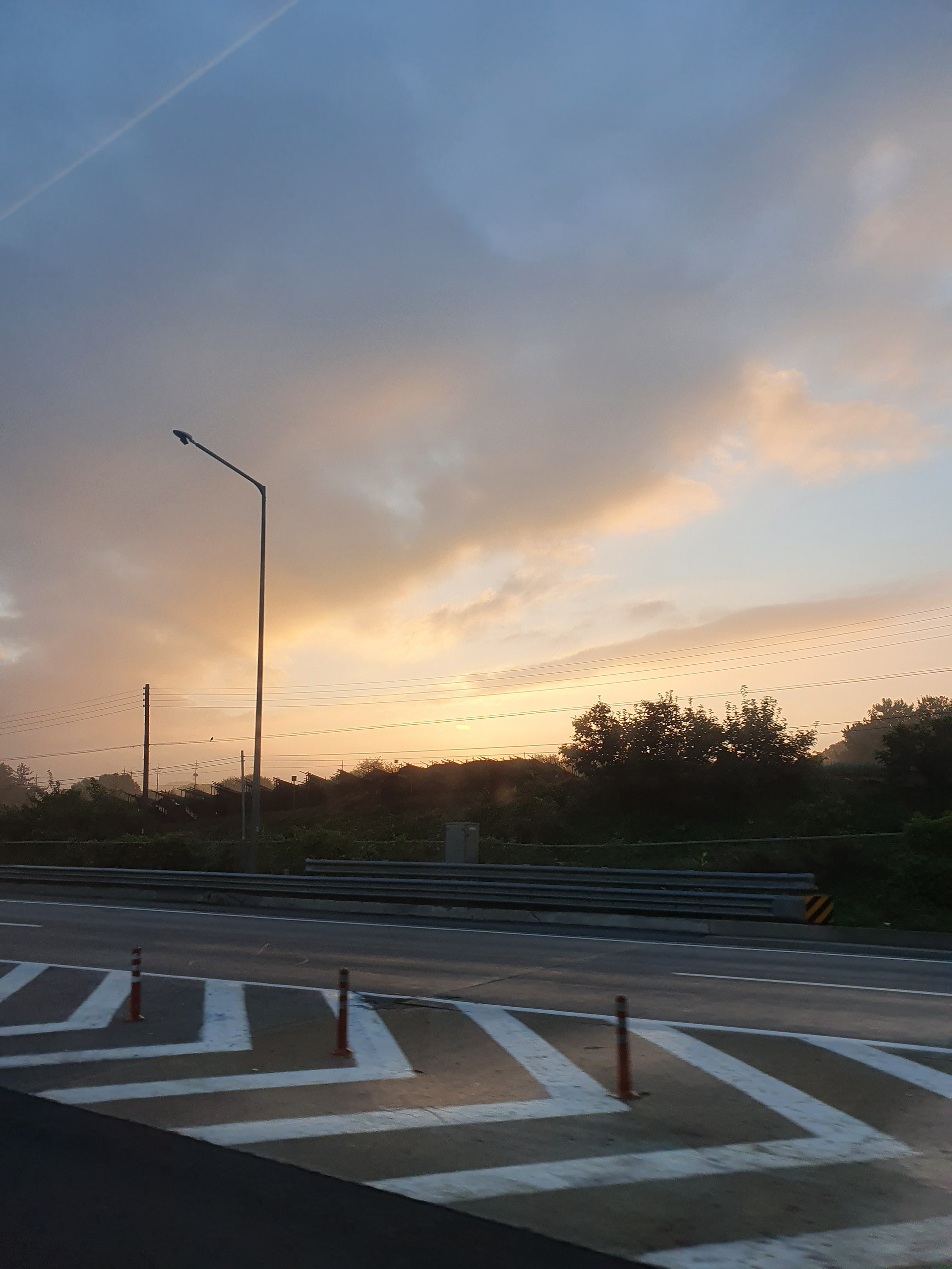 A gorgeous sunrise somewhere in Jeollabuk-do.