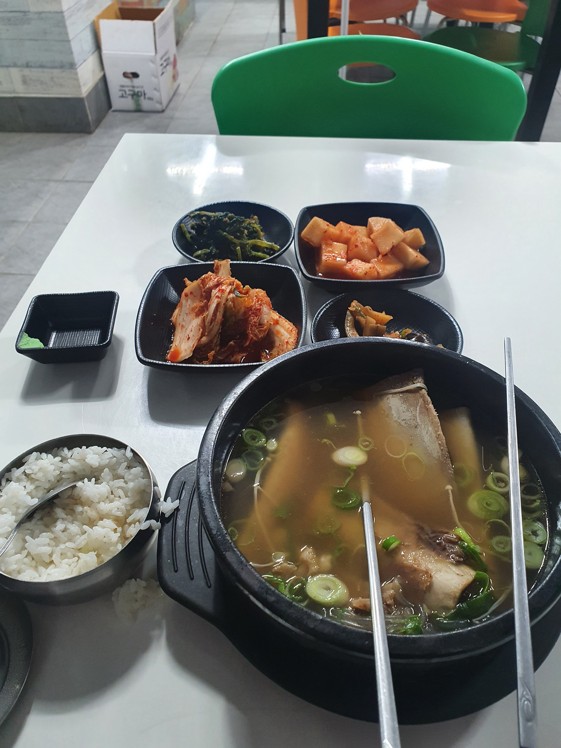 Not quite my dinner of choice, but this galbitang did the job when it came to filling me up.