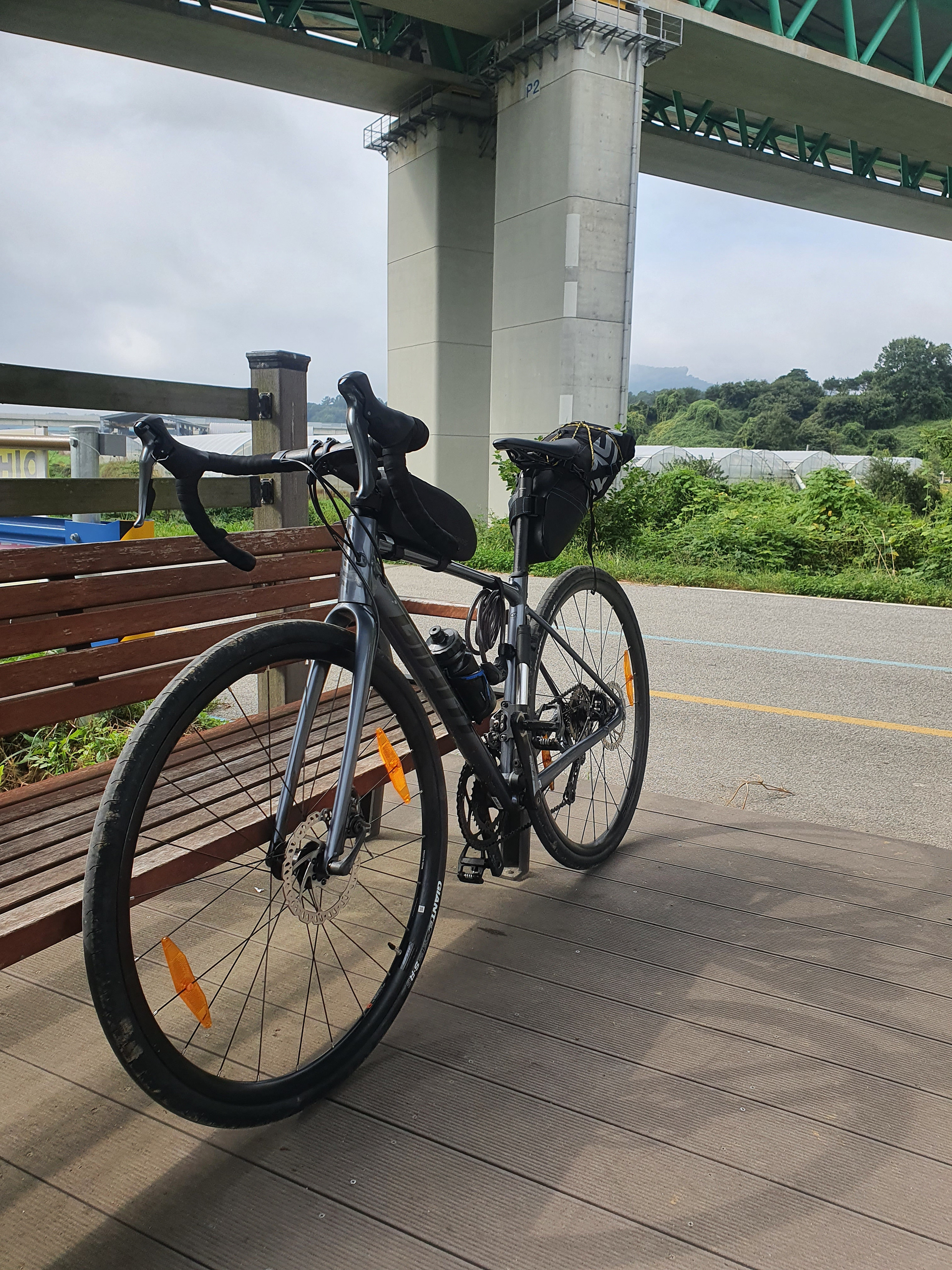 Quick breakfast stop at around 20km in.