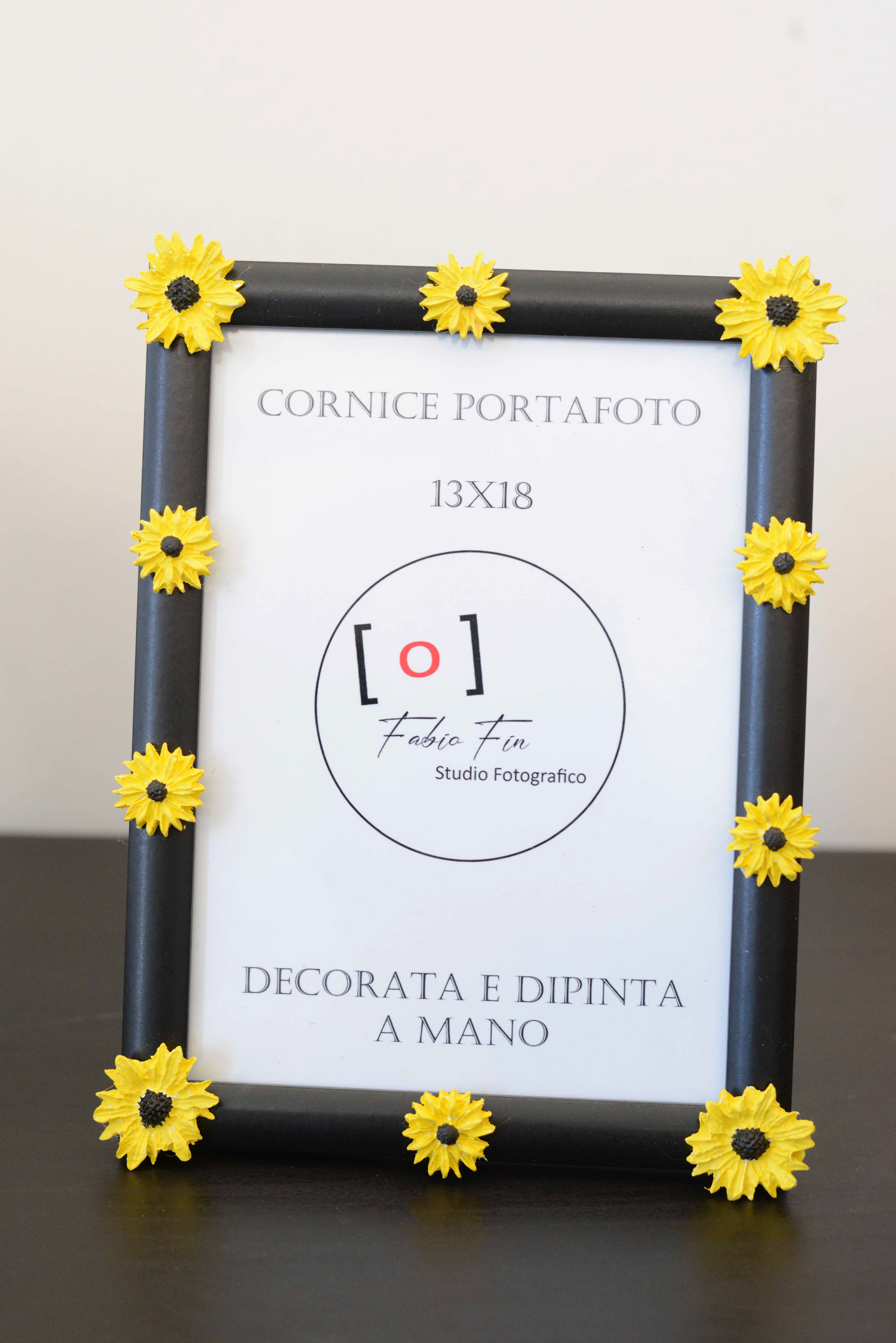 Cornice Girasoli: a partire da 10€, prezzo variabile in base al formato della cornice