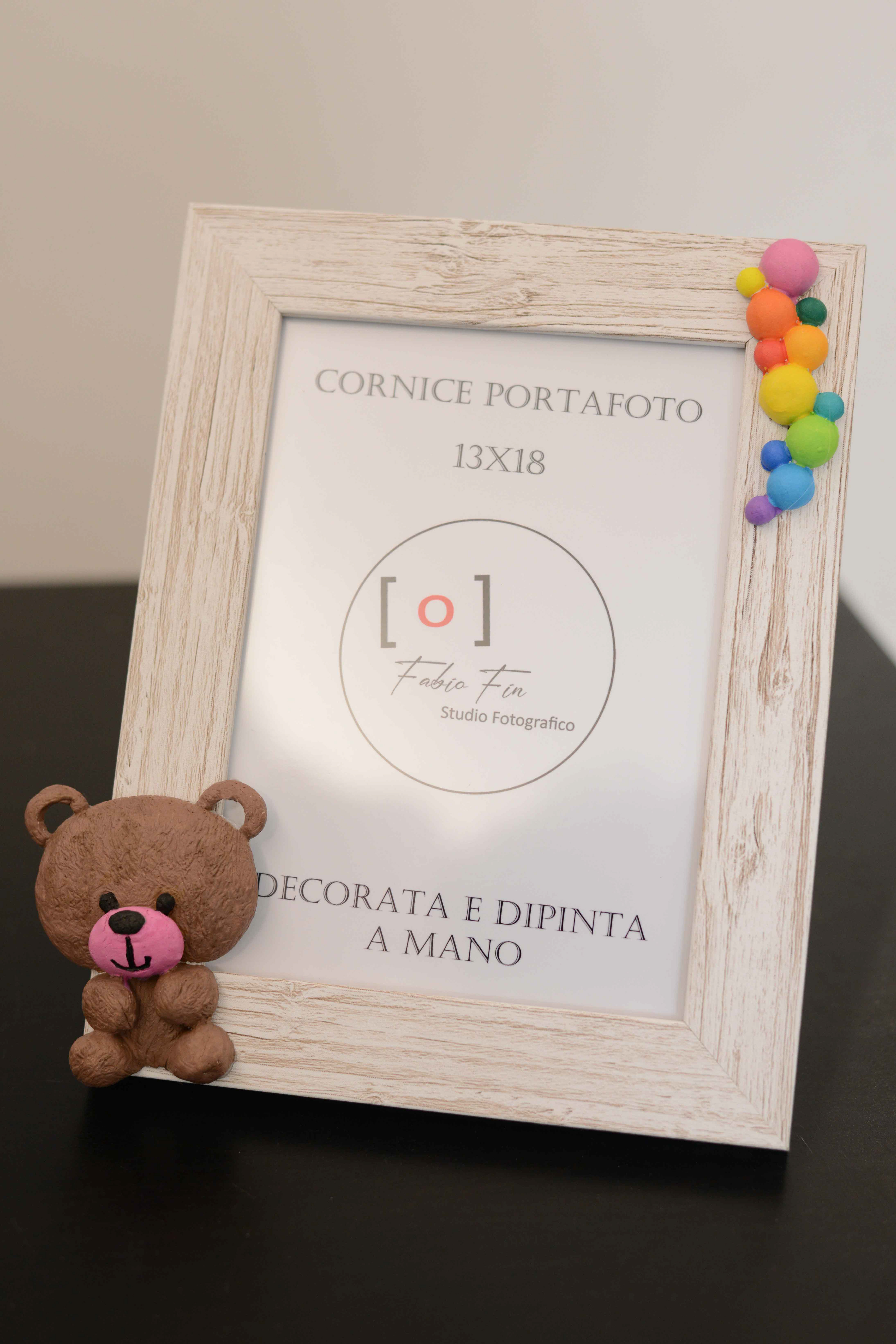 Cornice Orsacchiotto: a partire da 12€, prezzo variabile in base al formato della cornice