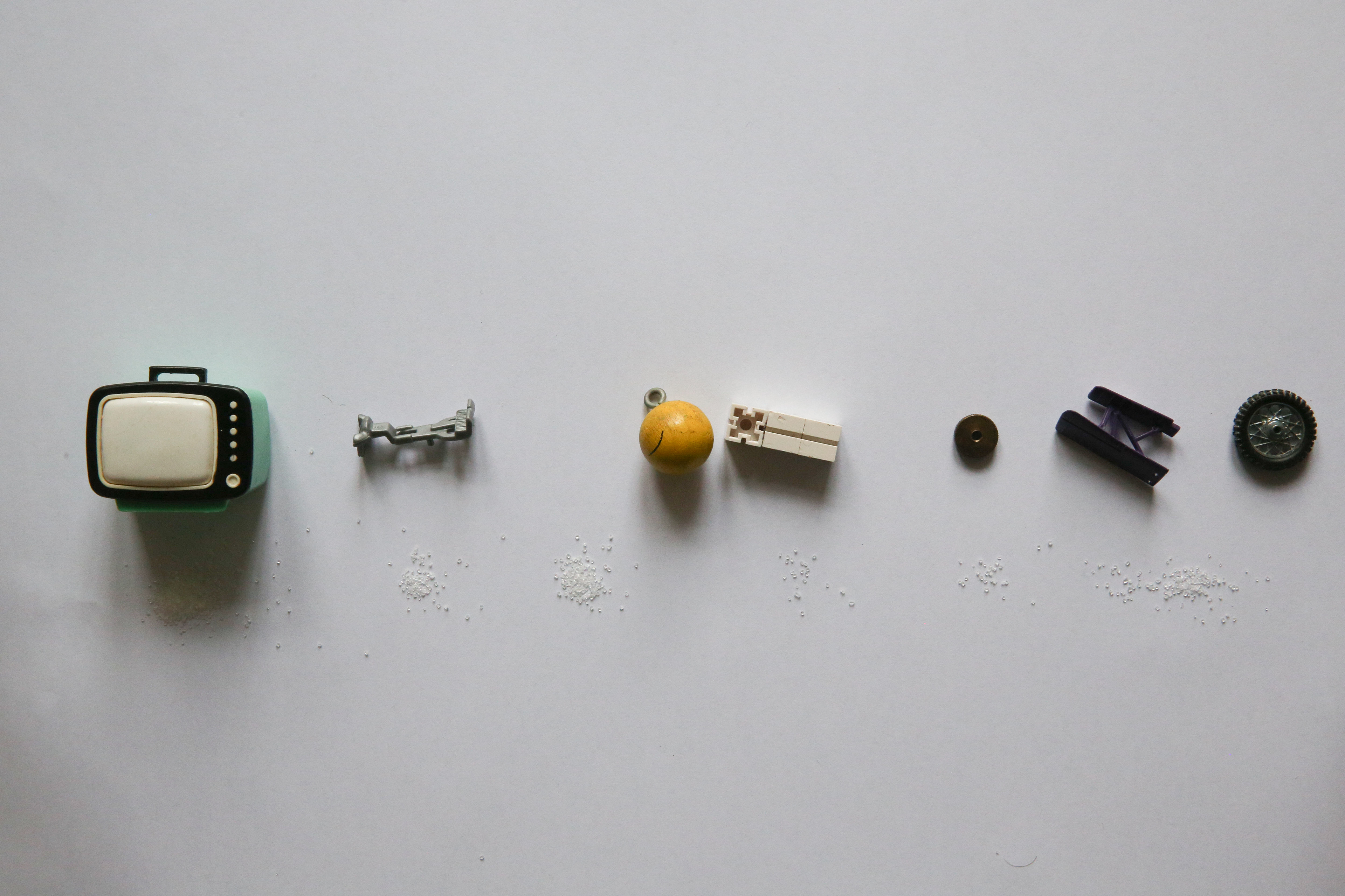 Proč tam chodíš? řekl jsem.  Mám ráda zapomenuté věci. Sbírám je. Chci z nich udělat sbírku. Je na tom něco špatného? Jak tohleto vůbec můžeš říct? copak jsi neslyšela, jak o nás ten ožrala nečistý mluvil? A co to má společného se zapomenutými věcmi? řekla Margaret. Oni je pijí, řekl jsem já. 