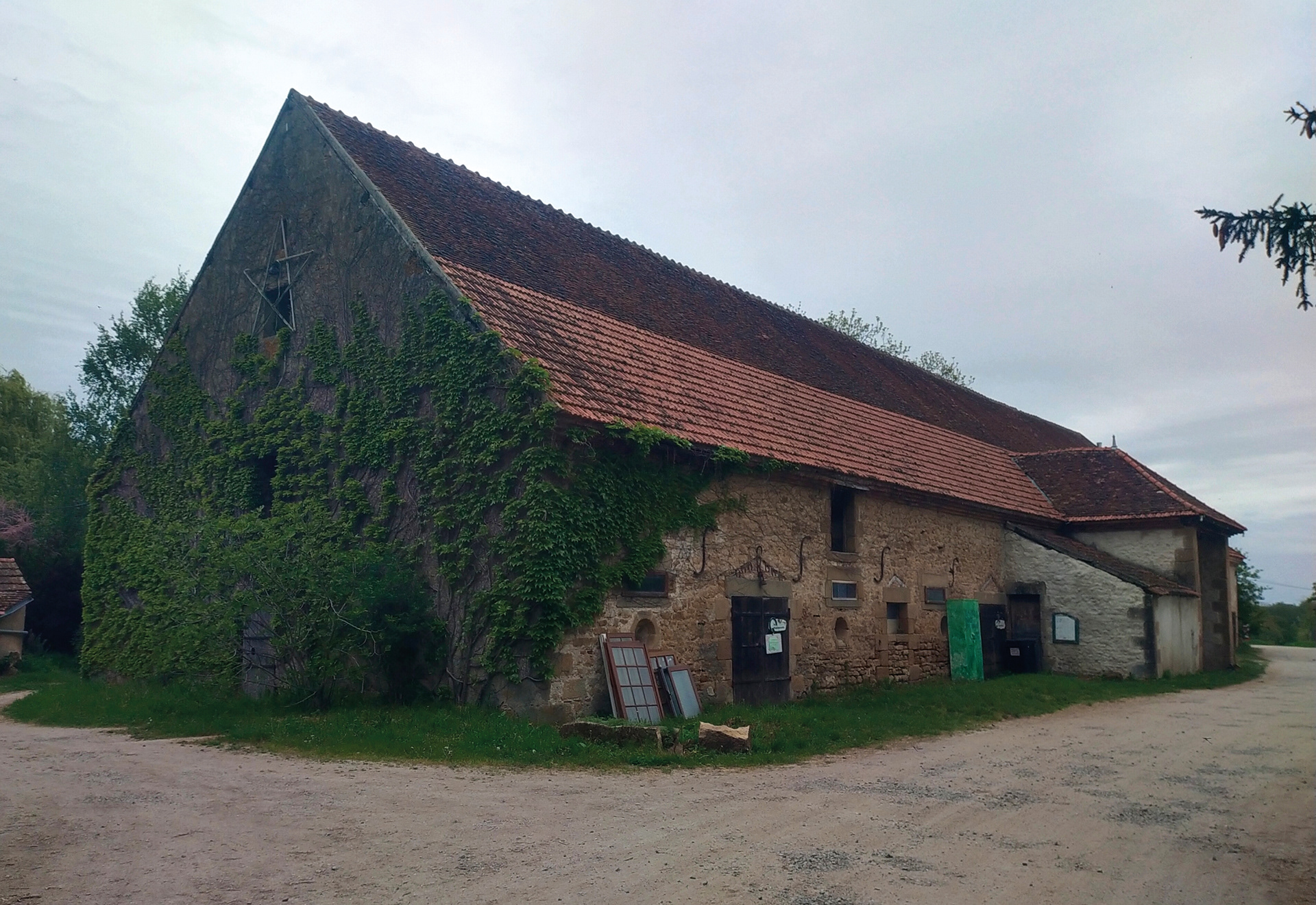 La Grange du Chamarron - Façade Gauche