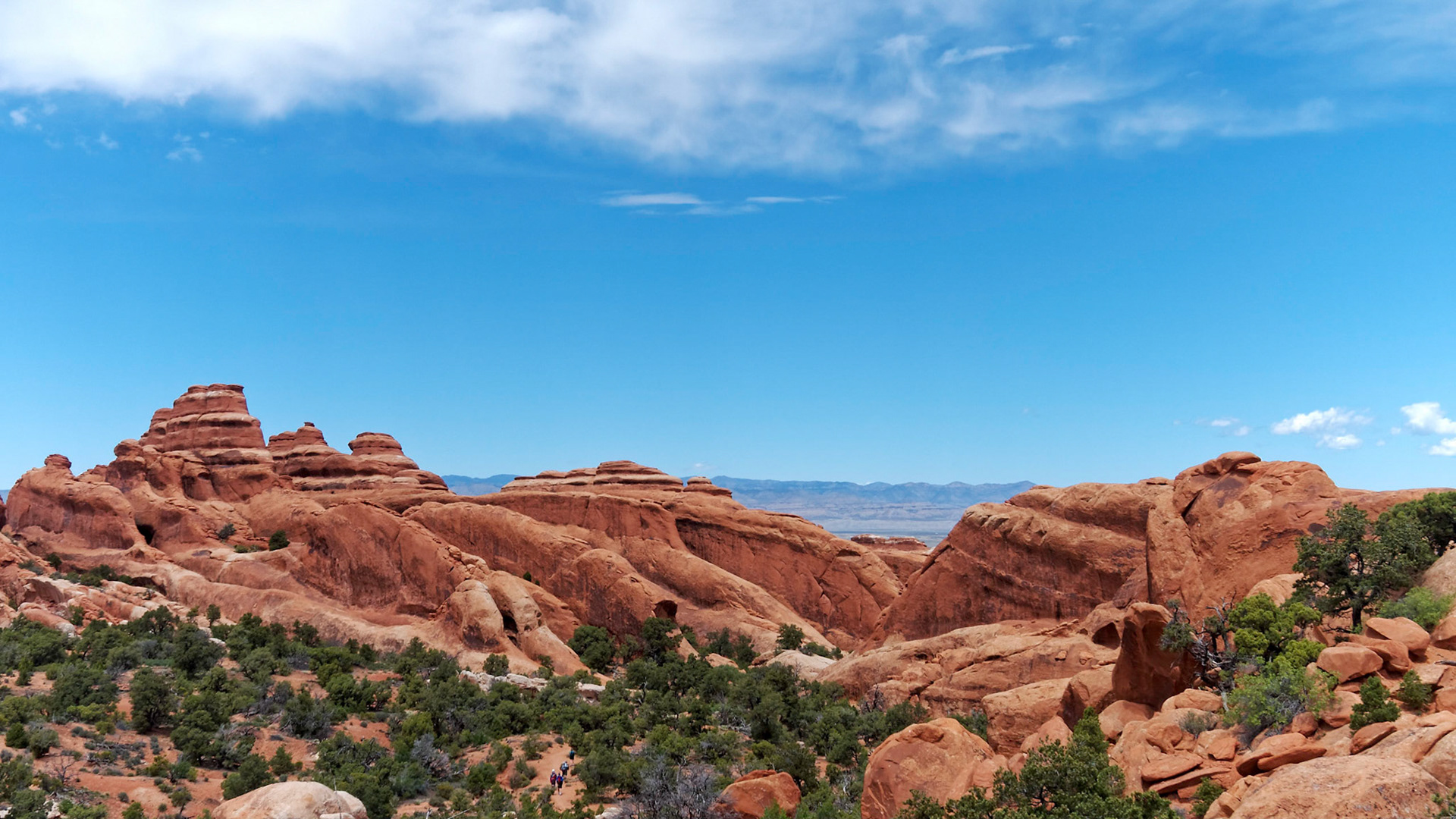 View back down the Primitive Trail from where it joins the Devils Garden Trail.