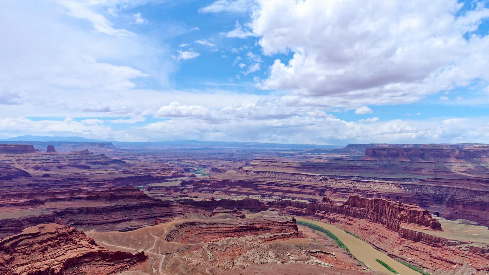 Looking south from Dead Horse Point.