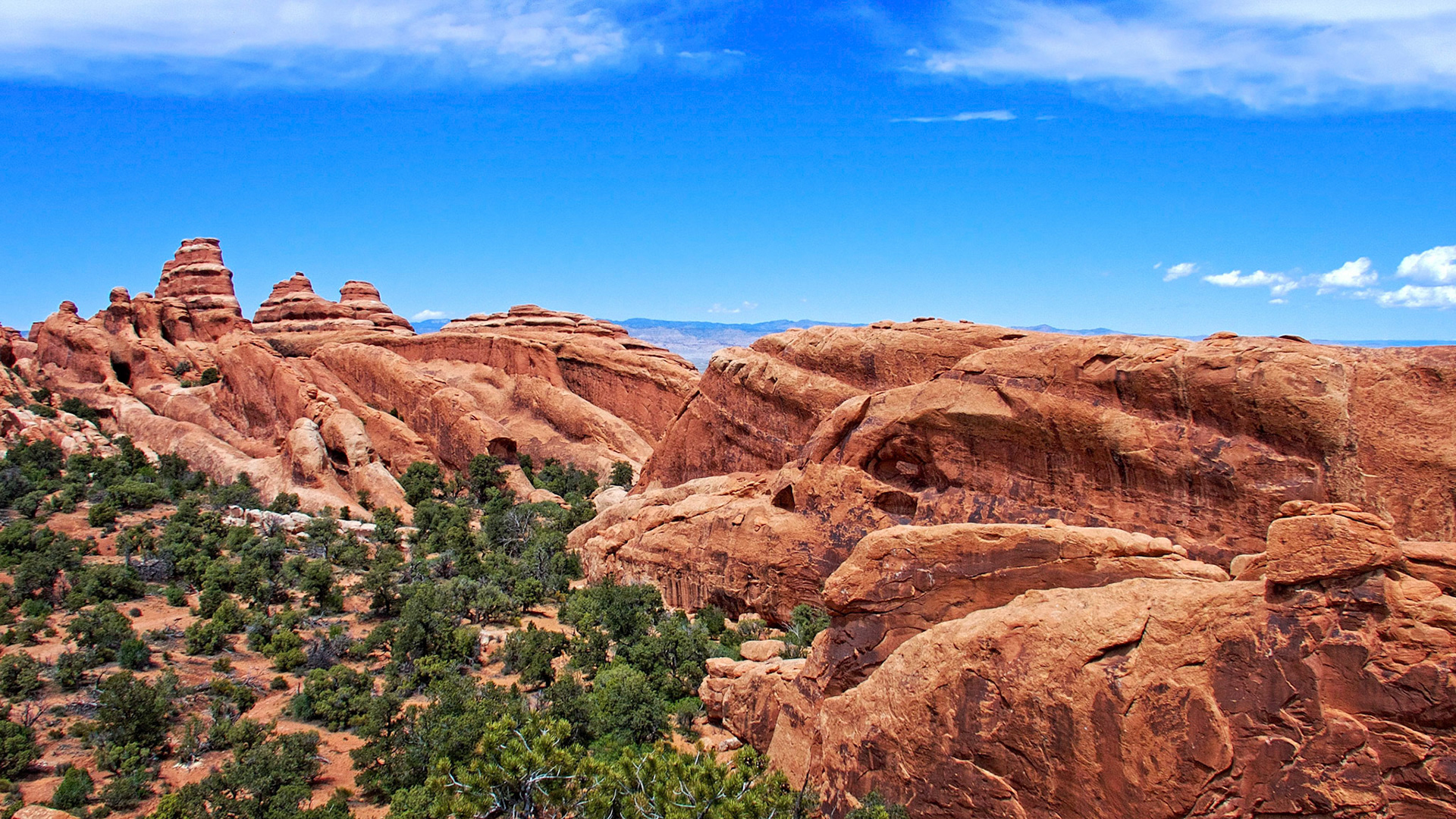 View back down the Primitive Trail from where it joins the Devils Garden Trail.