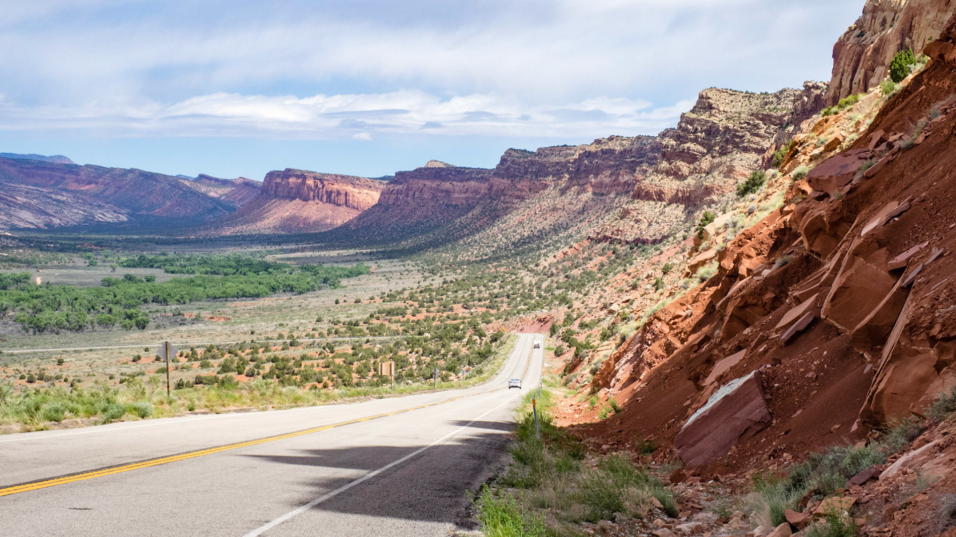 Looking north along Comb Ridge from Utah State Route 95 between Blanding and Hite. Comb Ridge is a linear north to south-trending monocline nearly 80 miles long in southeast Utah and northeast Arizona.