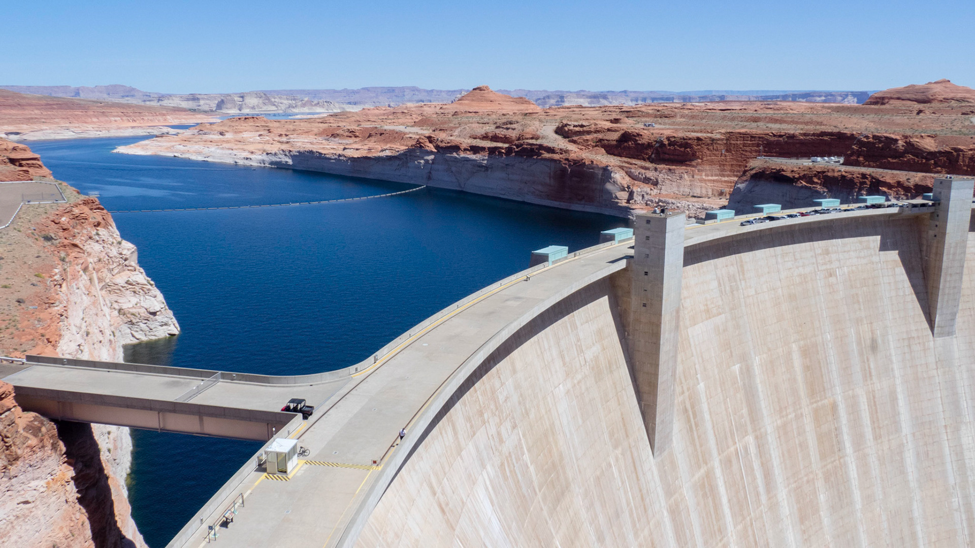Glen Canyon Dam and the downstream end of Lake Powell.