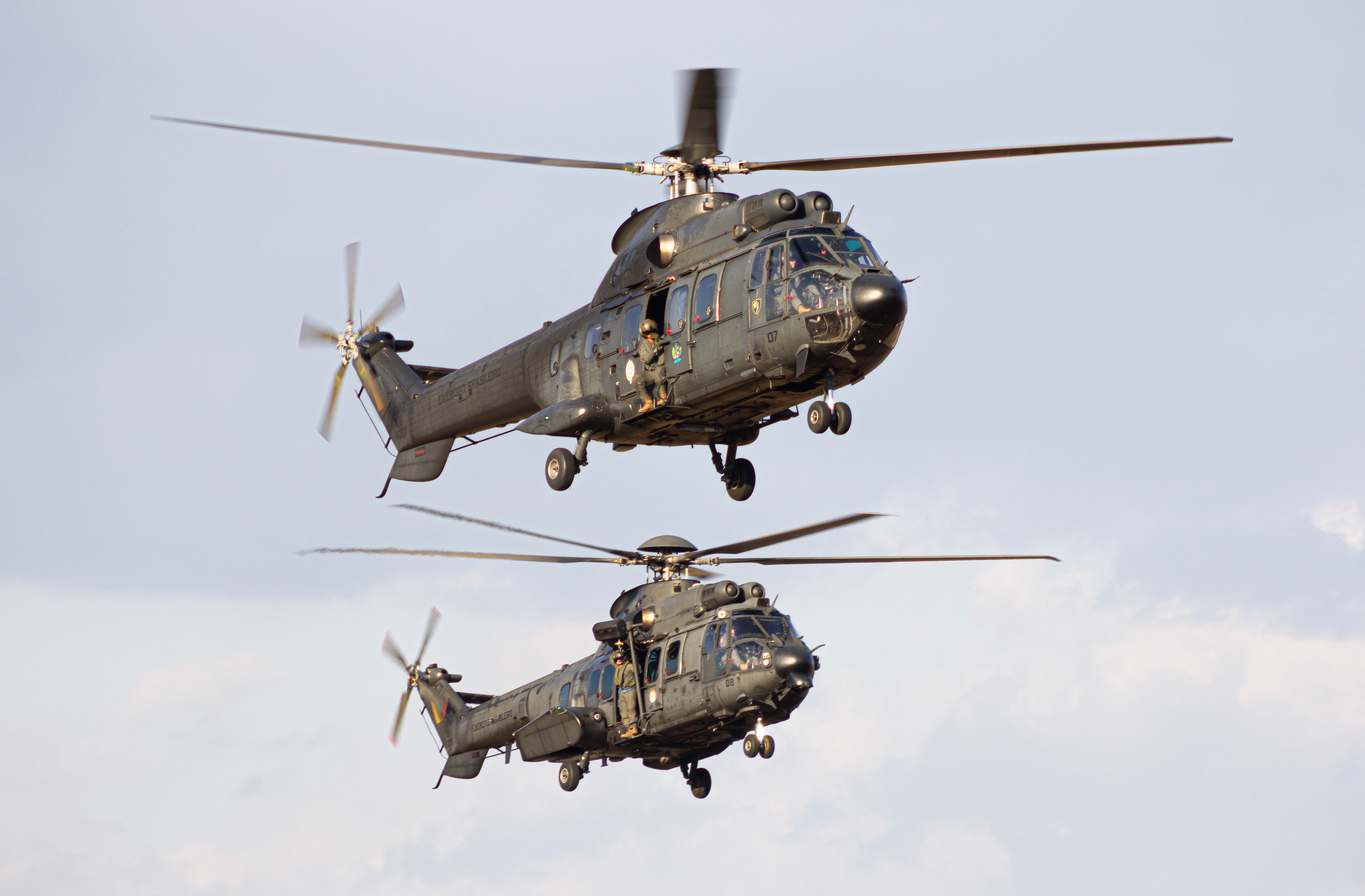 HM-3 COUGAR EB4007 E HM-4 JAGUAR EB5008 - CAVEX (SÁBADO AÉREO 2025)