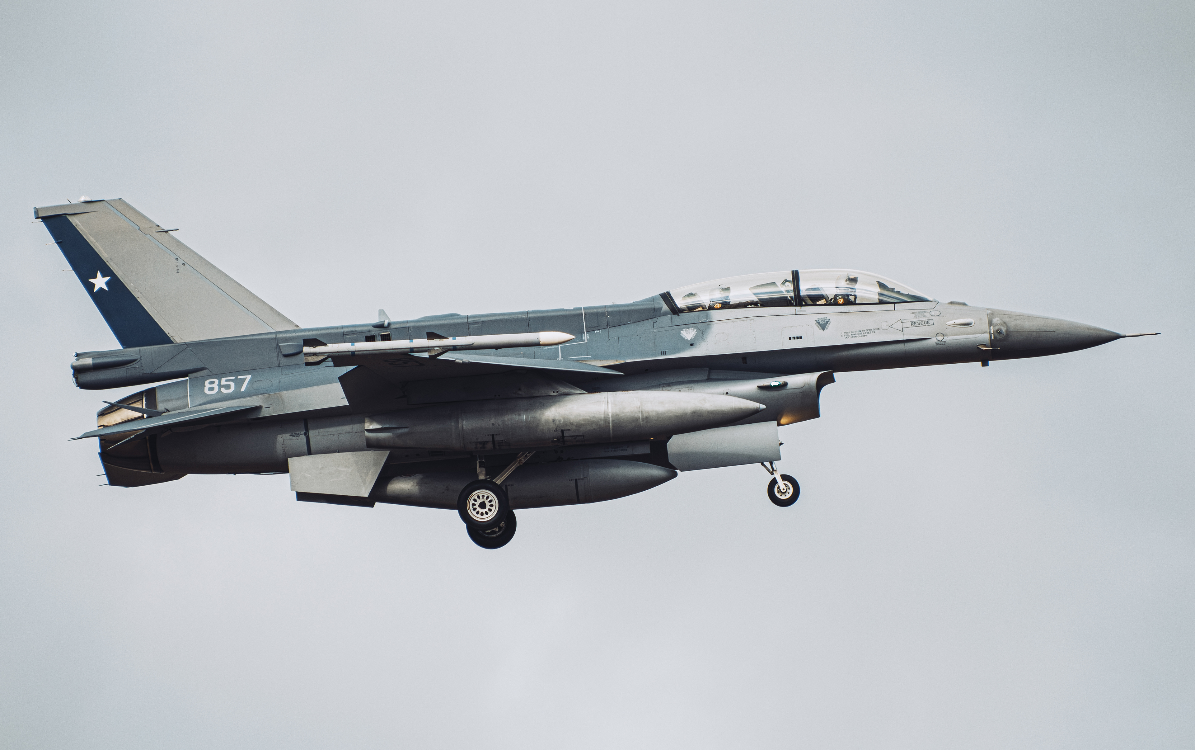 LOCKHEED MARTIN F-16D BLOCK 50 FACH 857 - FORÇA AÉREA CHILENA (CRUZEX 2024 - CHEGADA) 